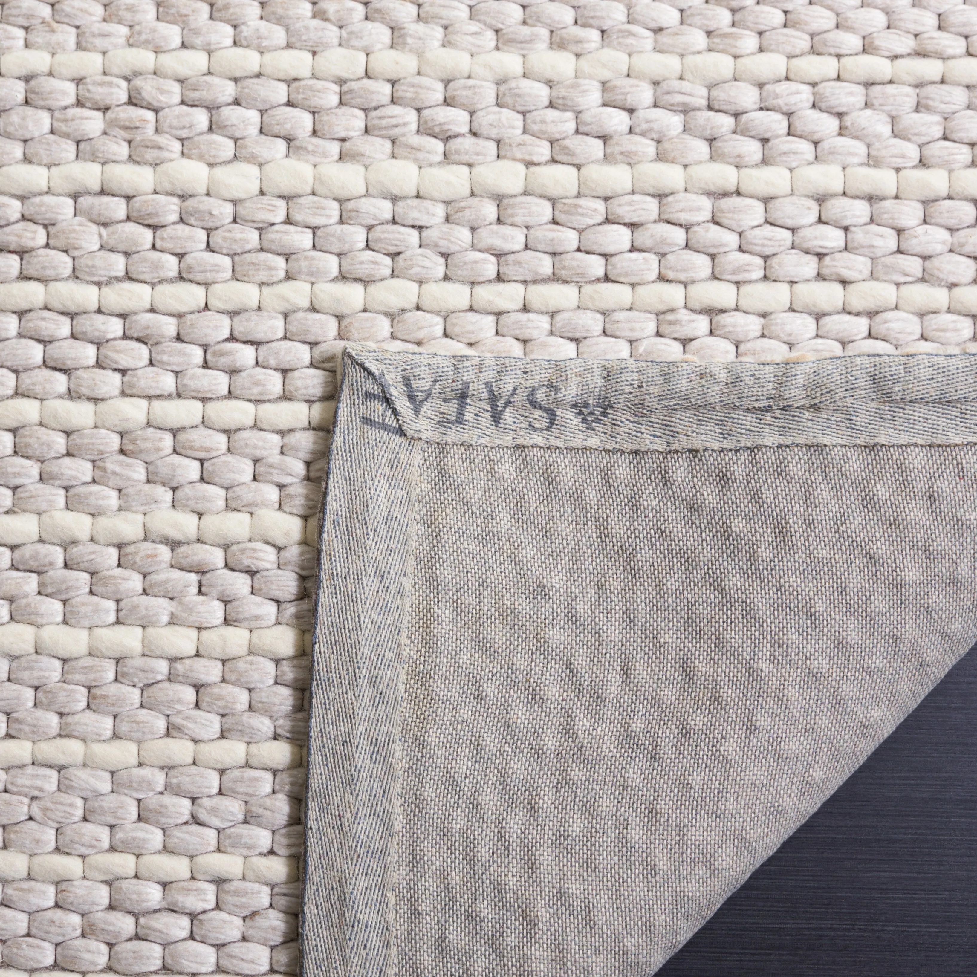 SAFAVIEH Handmade Marbella Sabire Modern Wool Rug