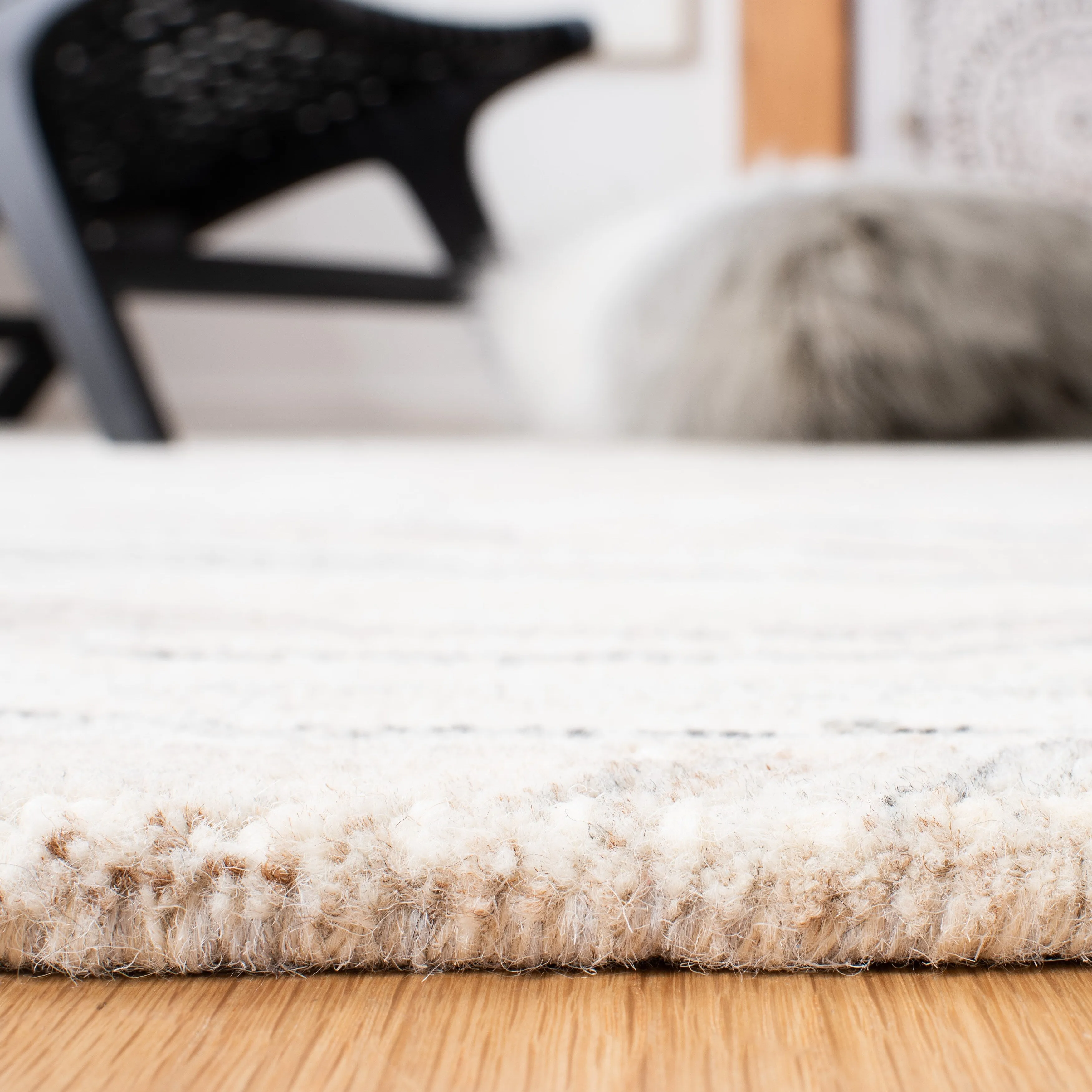 SAFAVIEH Handmade Metro Draginja Abstract Wool Rug