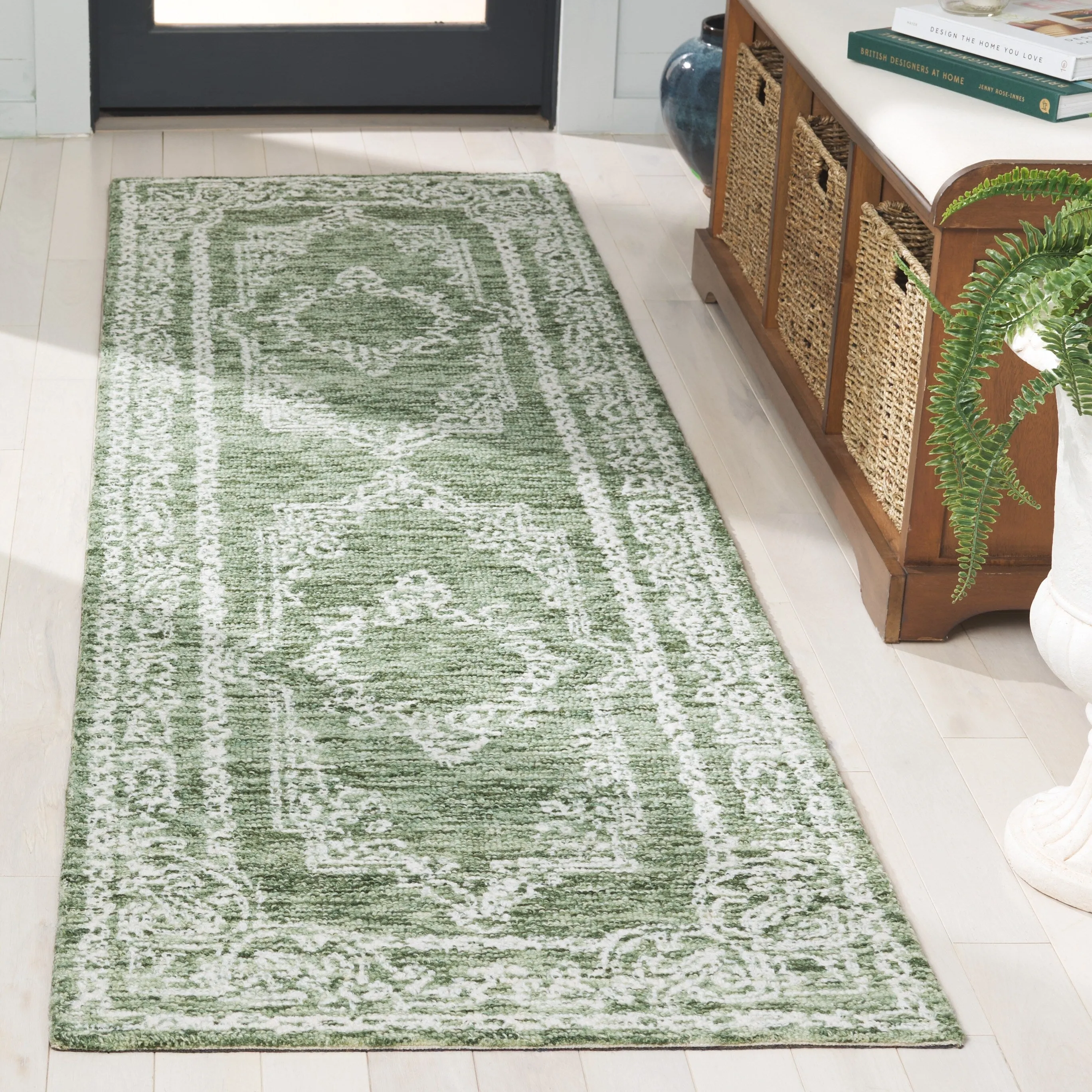 SAFAVIEH Handmade Metro Helmtraud French Country Wool Rug