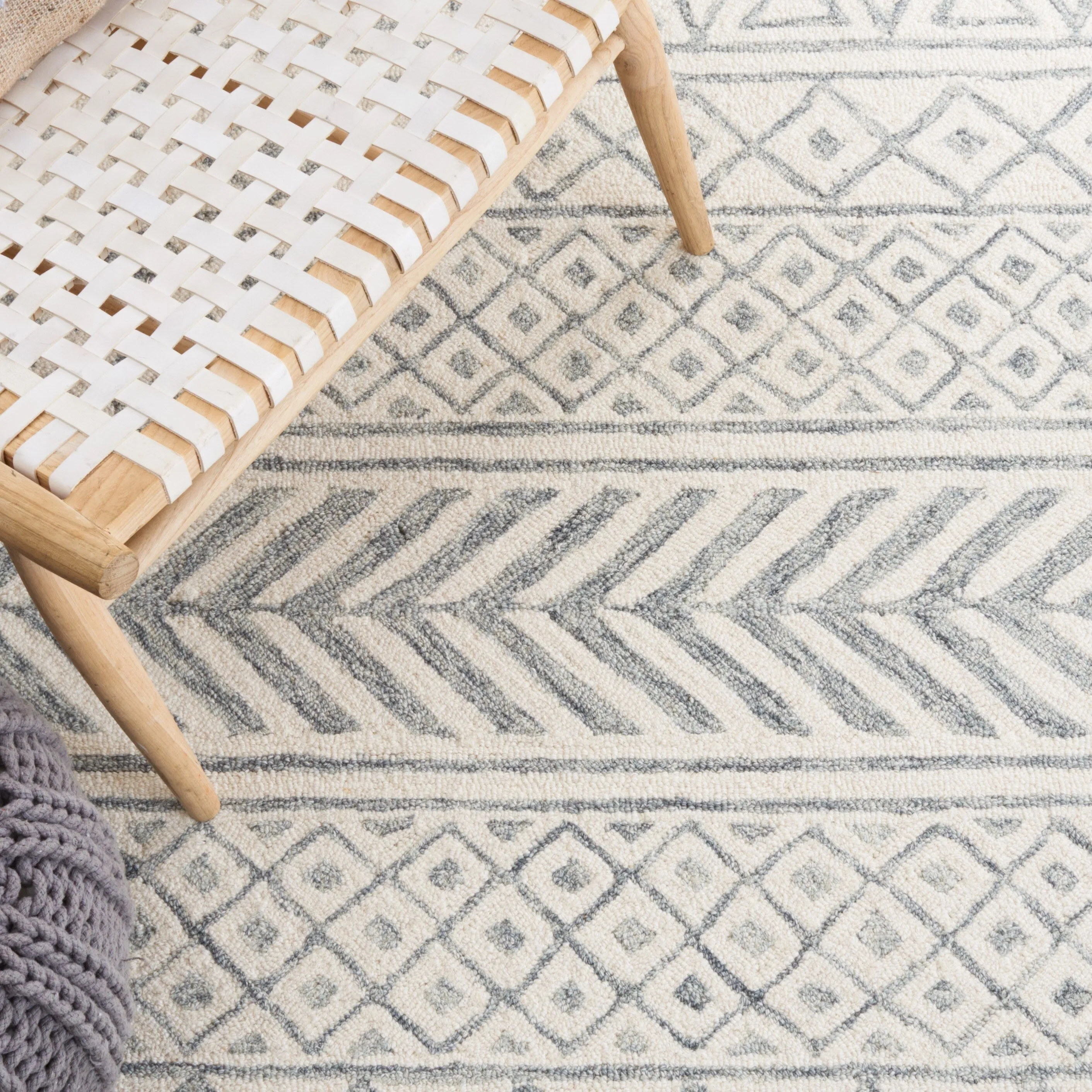 SAFAVIEH Handmade Metro Heloise Moroccan Boho Wool Rug