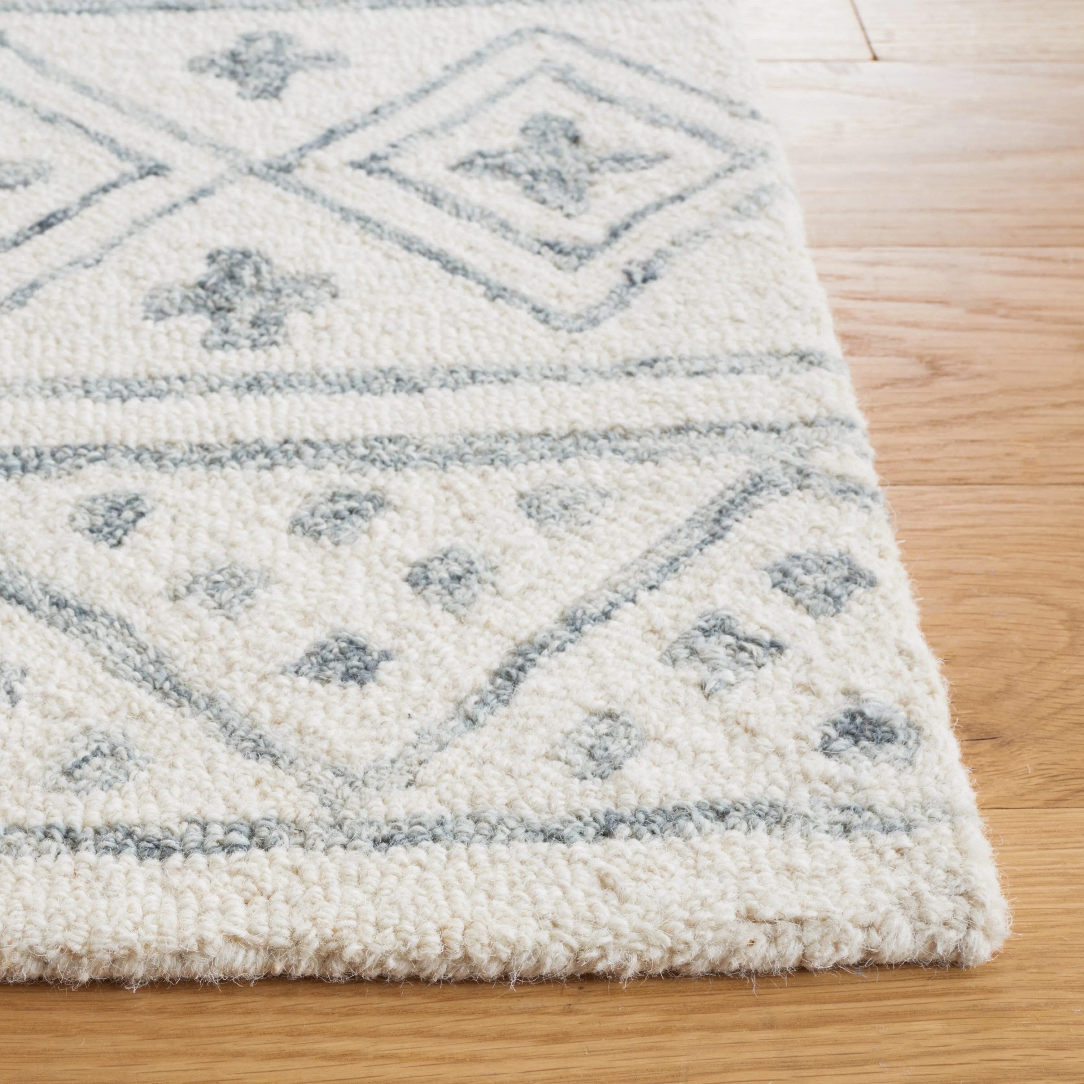 SAFAVIEH Handmade Metro Heloise Moroccan Boho Wool Rug