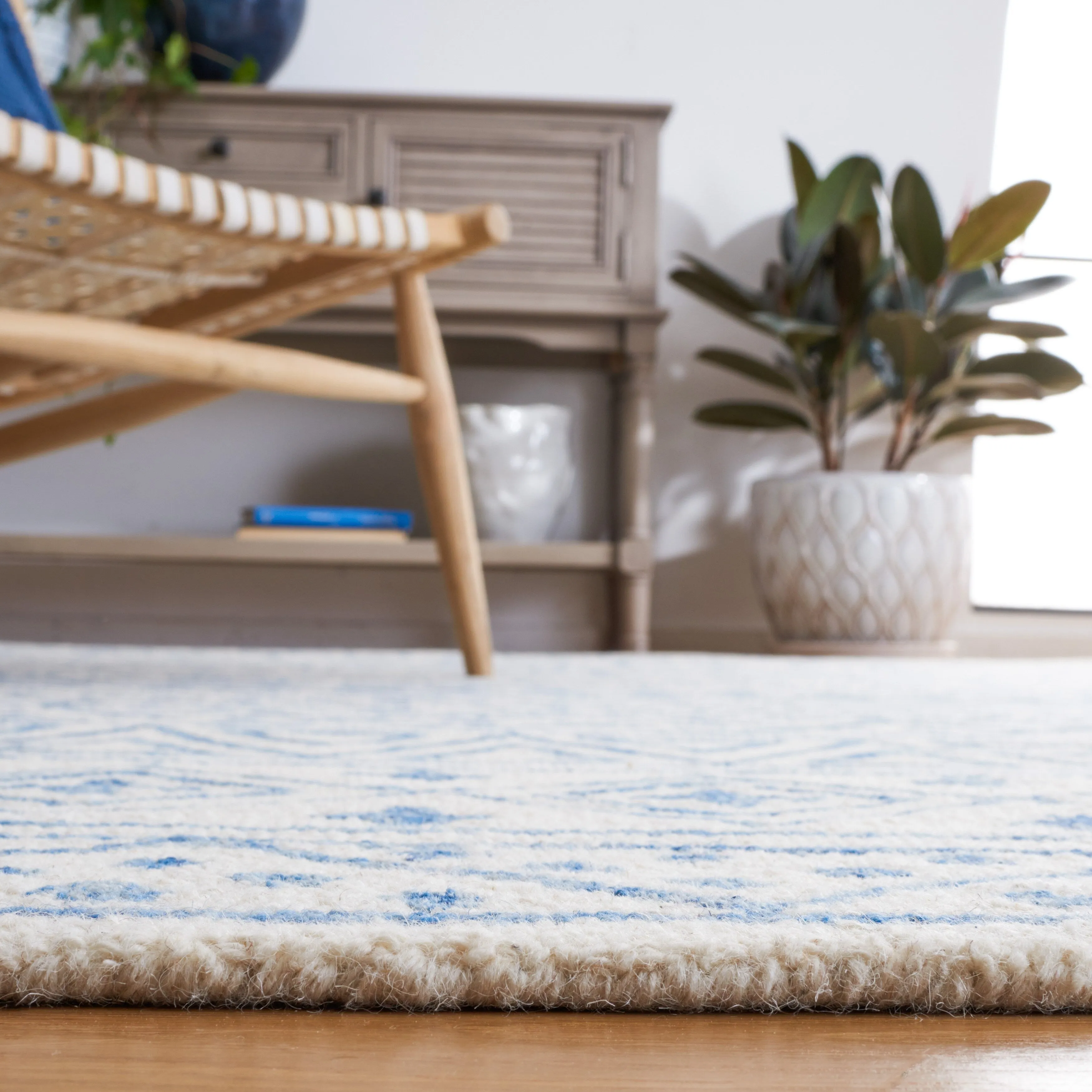 SAFAVIEH Handmade Metro Heloise Moroccan Boho Wool Rug