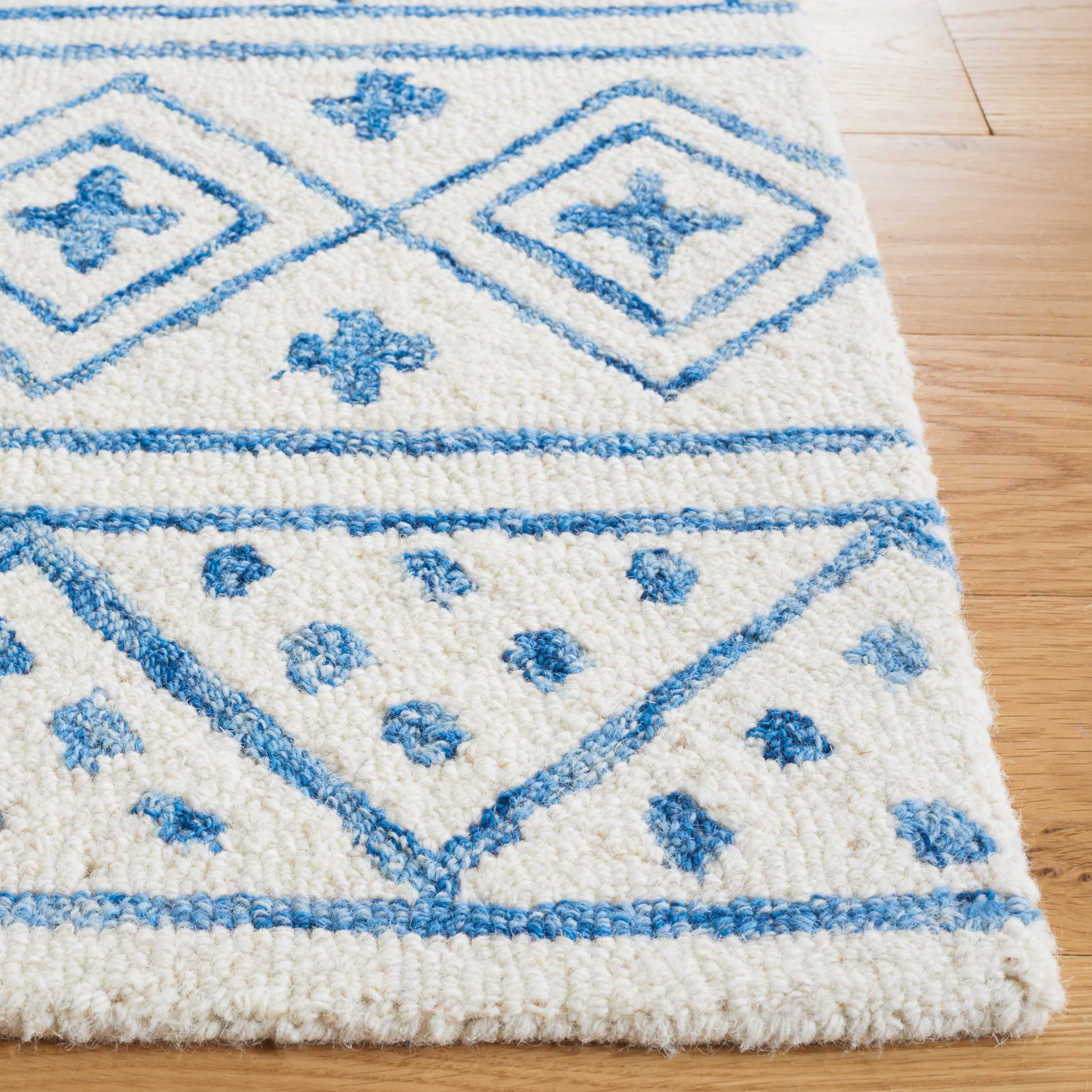 SAFAVIEH Handmade Metro Heloise Moroccan Boho Wool Rug