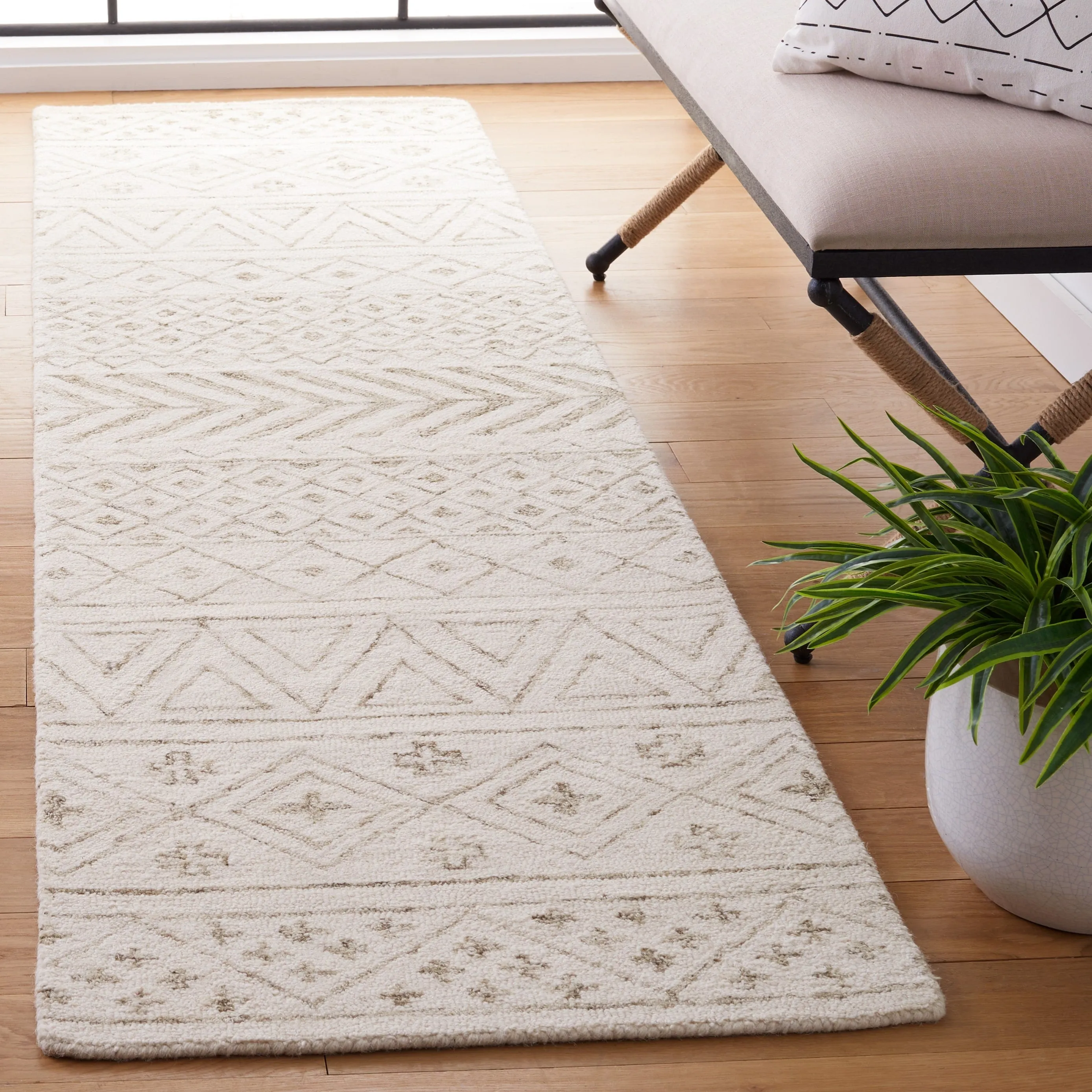 SAFAVIEH Handmade Metro Heloise Moroccan Boho Wool Rug