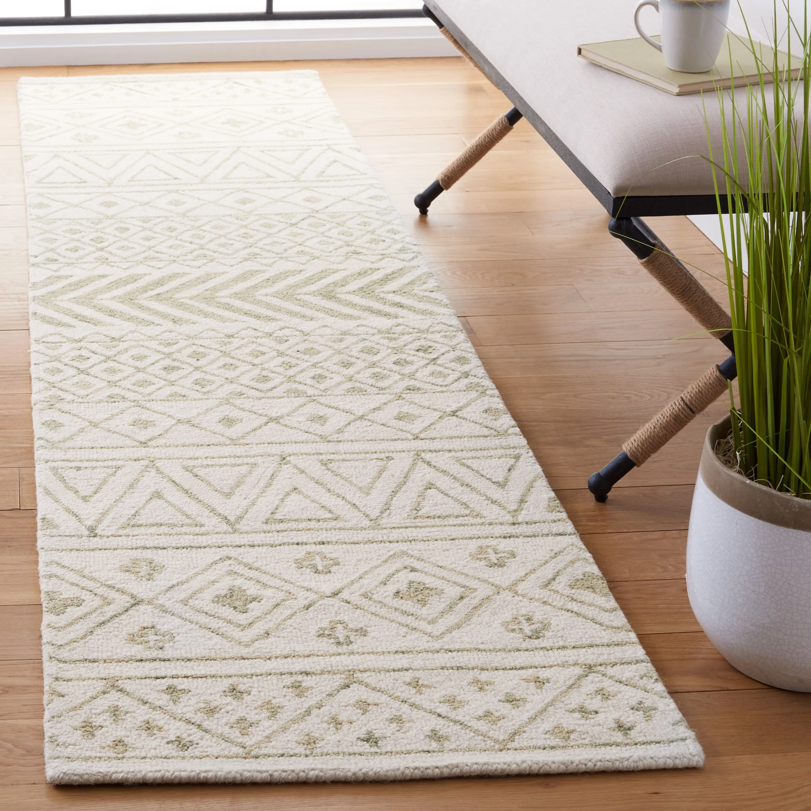 SAFAVIEH Handmade Metro Heloise Moroccan Boho Wool Rug
