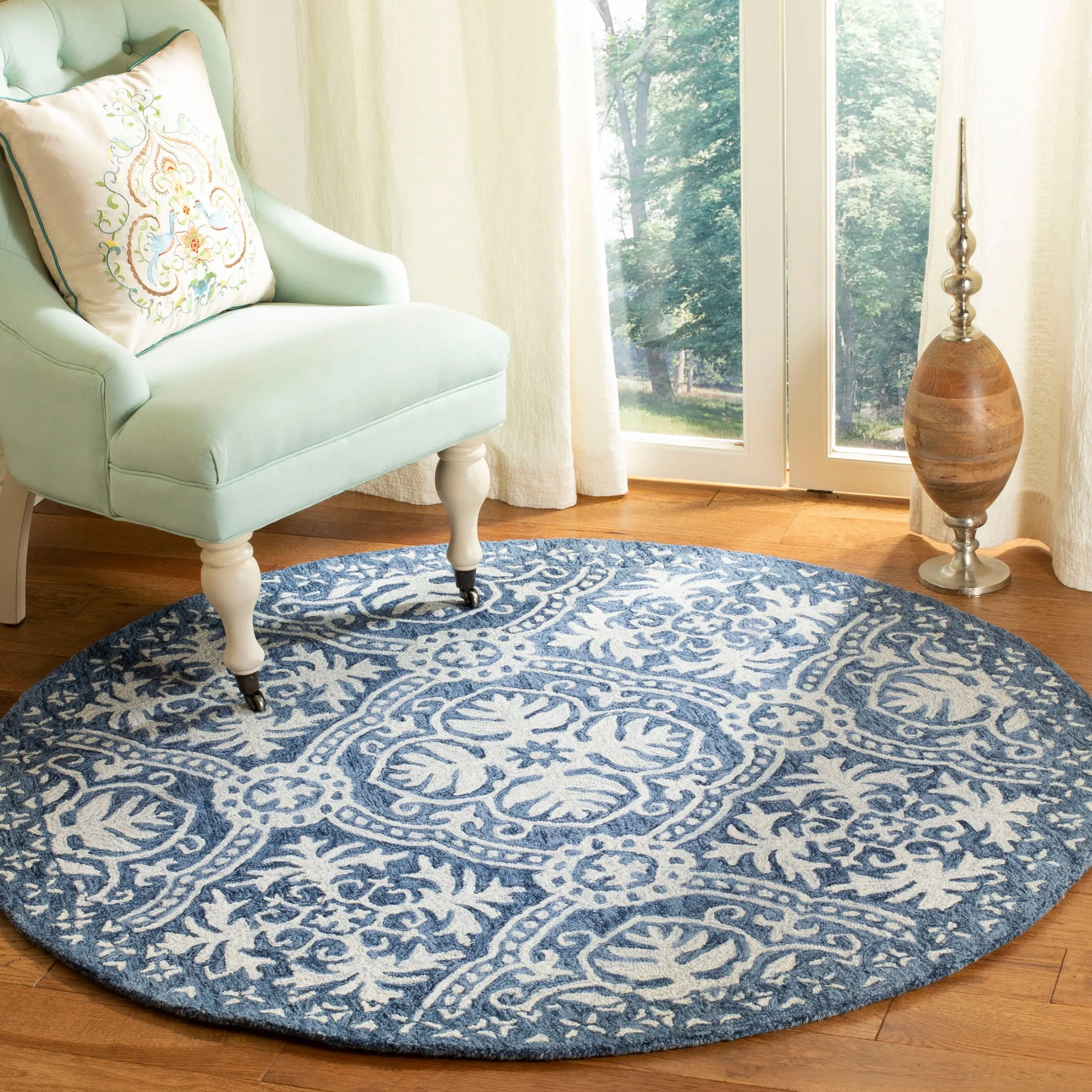 SAFAVIEH Handmade Micro-Loop Anamarija Wool Rug