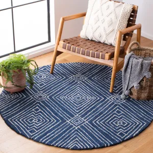 SAFAVIEH. Handmade Micro-Loop Dionigia Wool Rug
