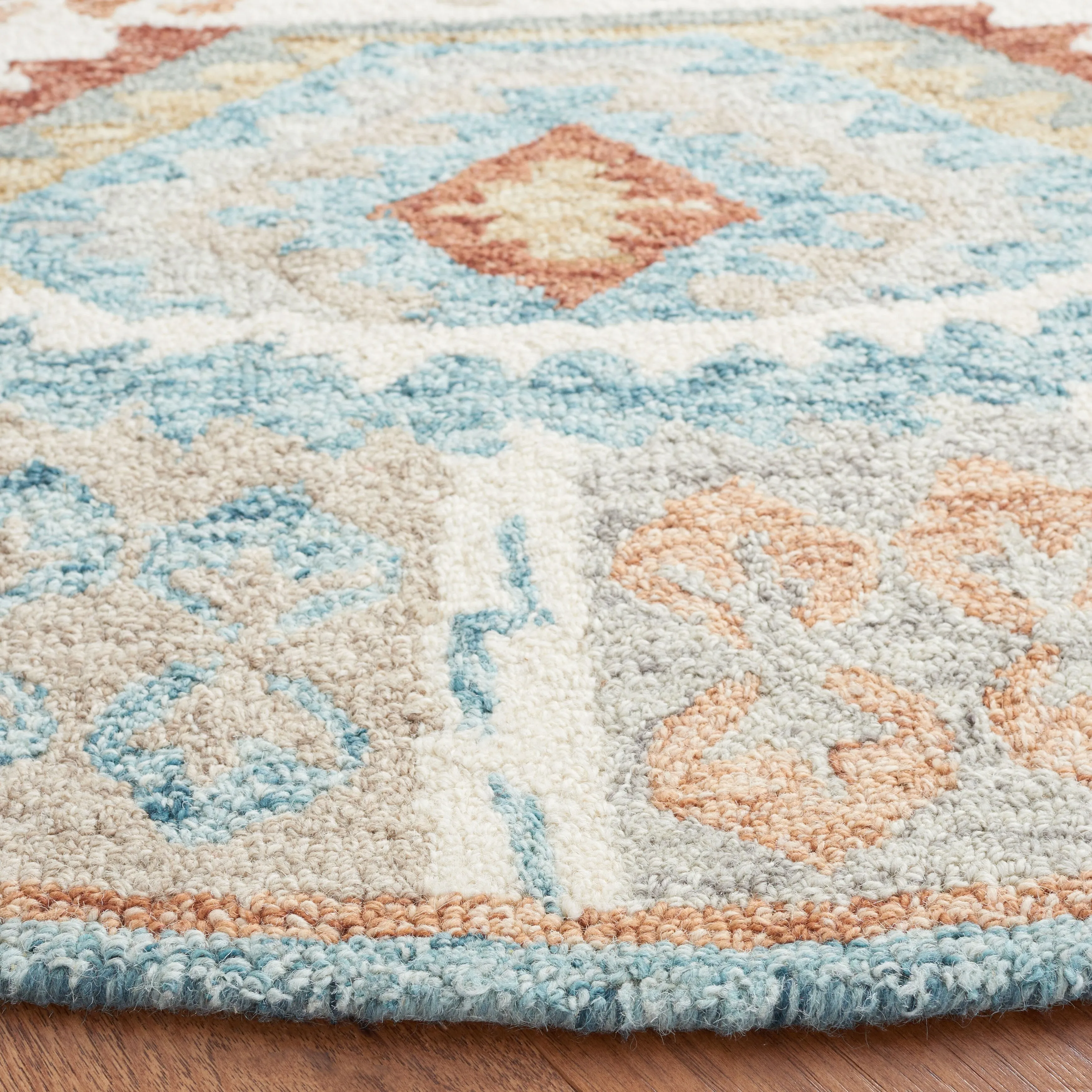SAFAVIEH Handmade Micro-Loop Ingela Rustic Tribal Wool Rug