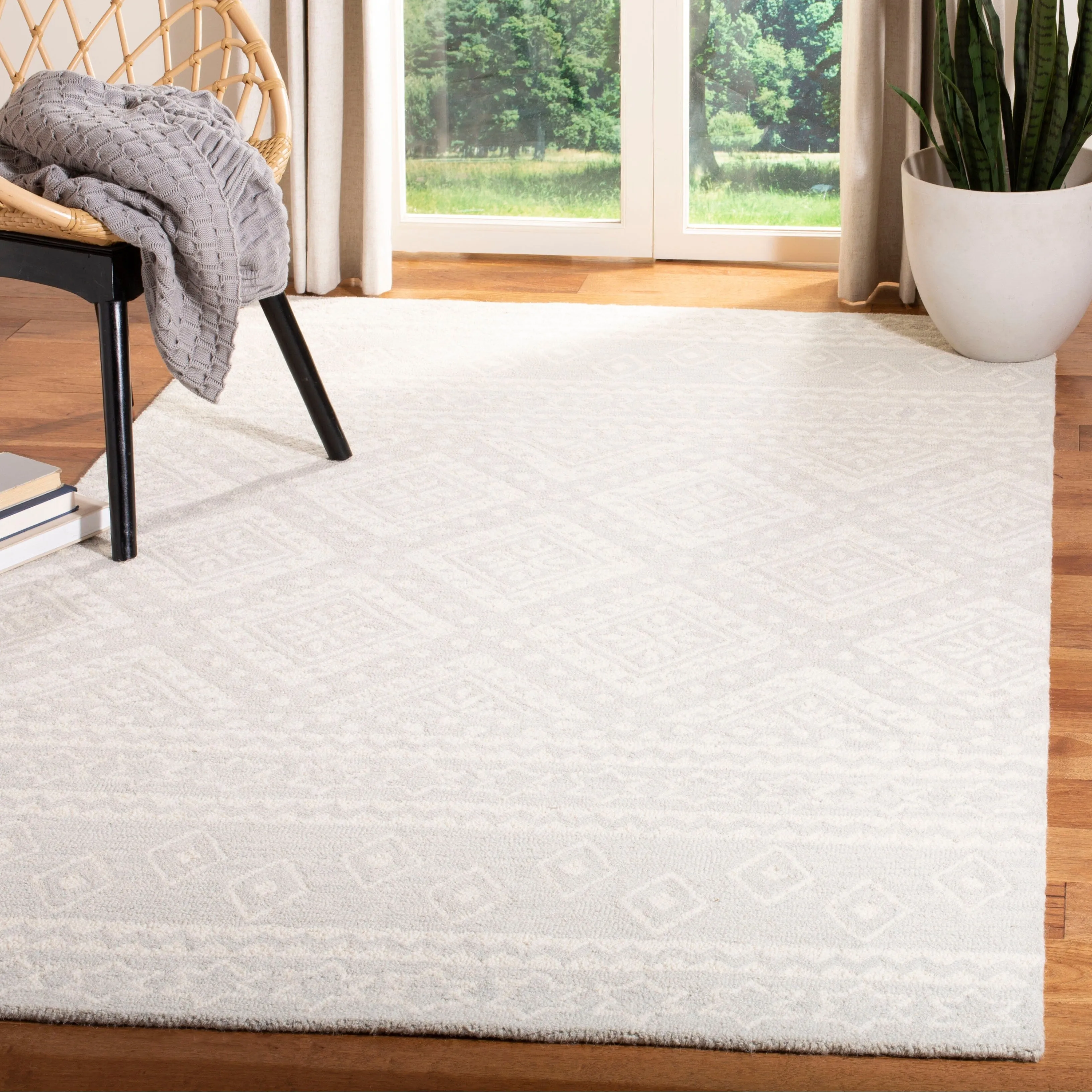 SAFAVIEH Handmade Micro-Loop Kobie Wool Rug