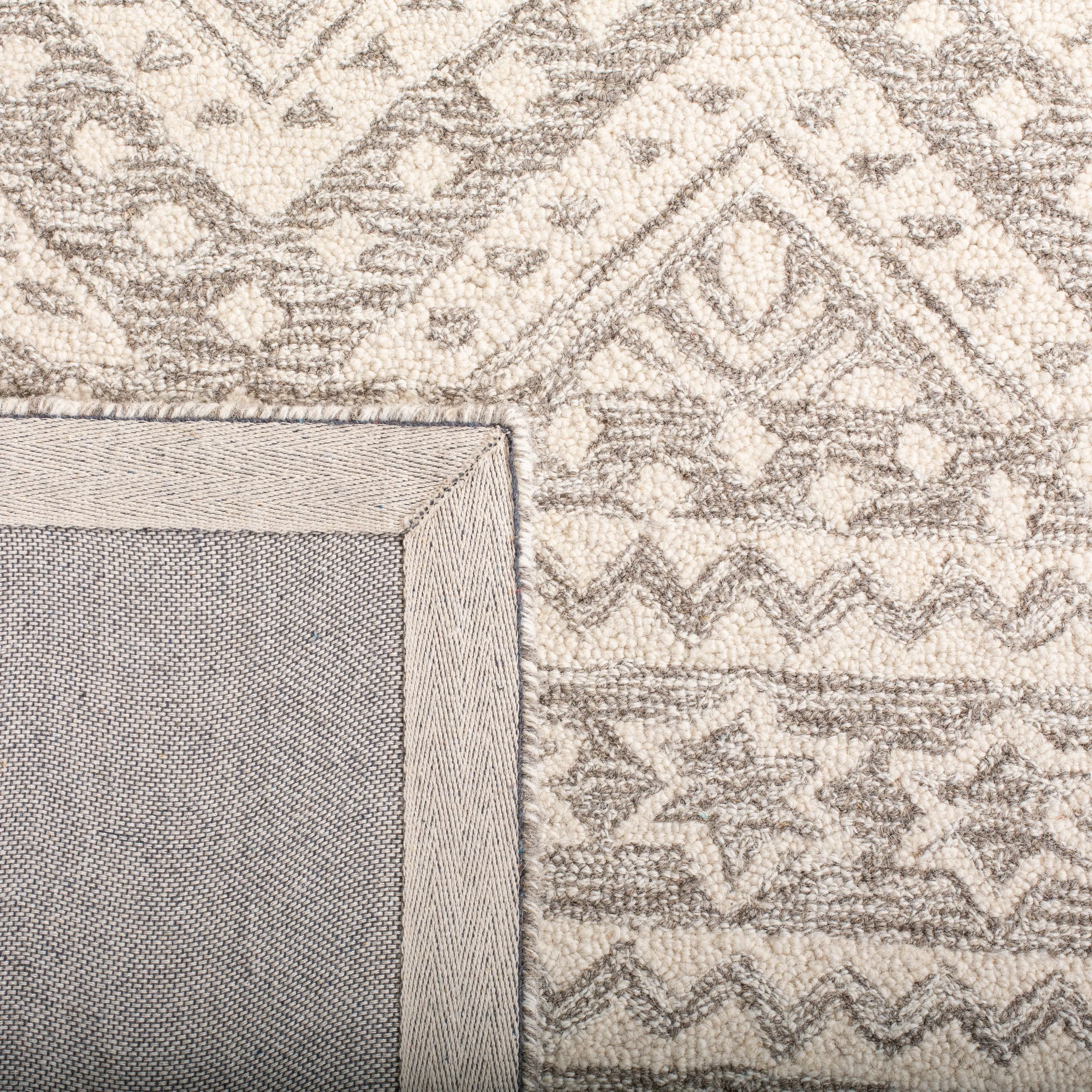 SAFAVIEH Handmade Micro-Loop Kobie Wool Rug