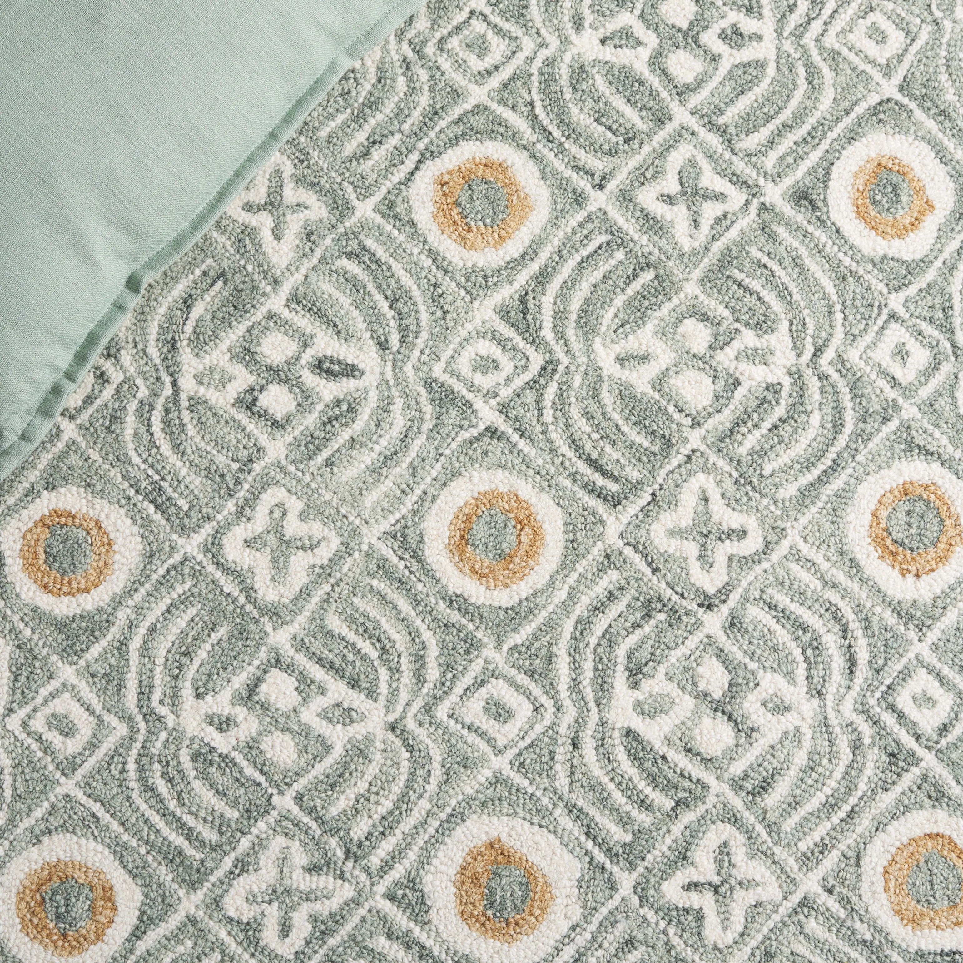 SAFAVIEH Handmade Micro-Loop Reglind Wool Rug
