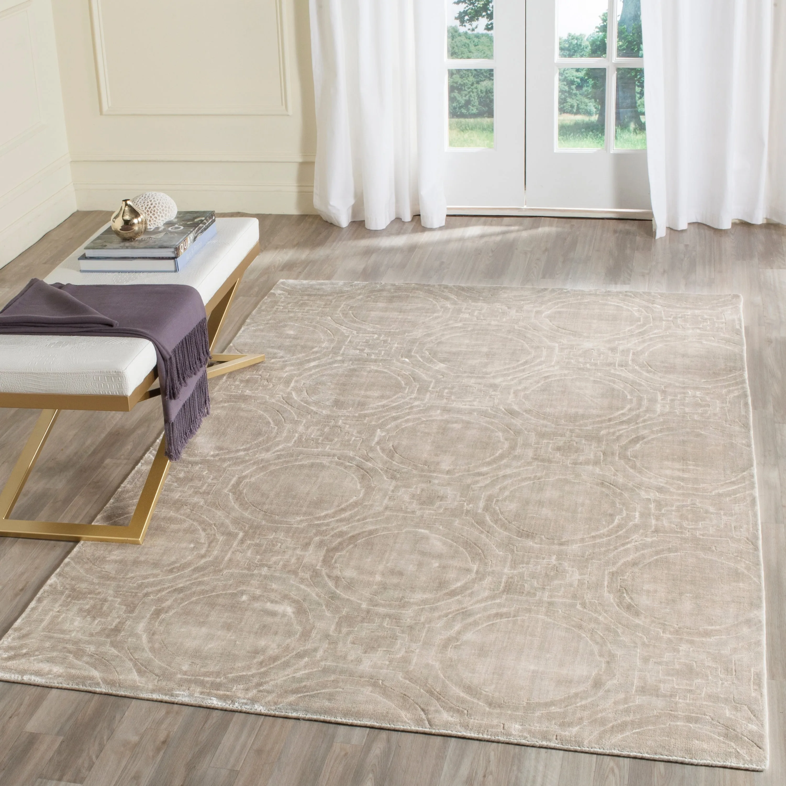 SAFAVIEH Handmade Mirage Gresa Modern Abstract Viscose Rug