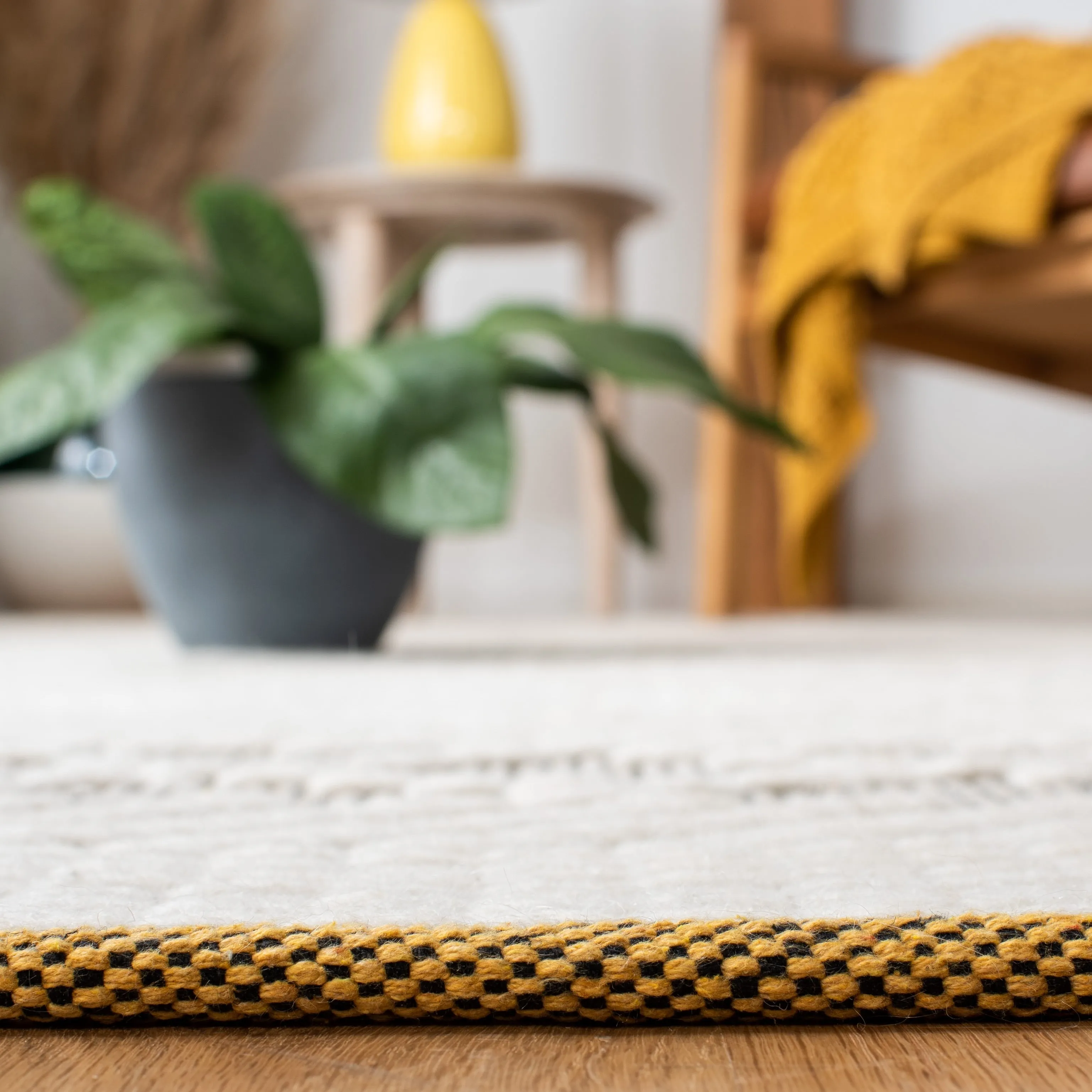 SAFAVIEH Handmade Natura Fazlie Moroccan Wool Rug