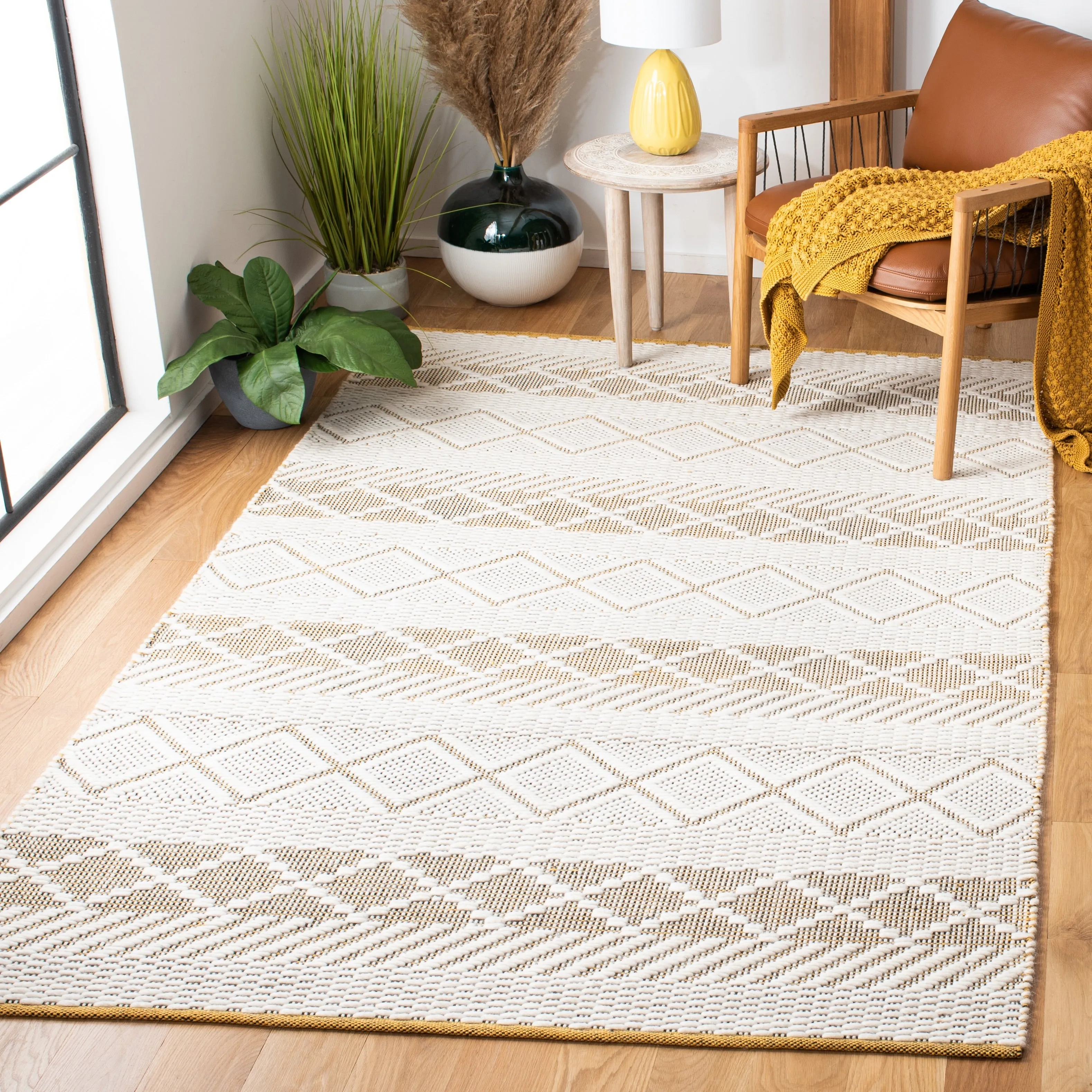 SAFAVIEH Handmade Natura Fazlie Moroccan Wool Rug