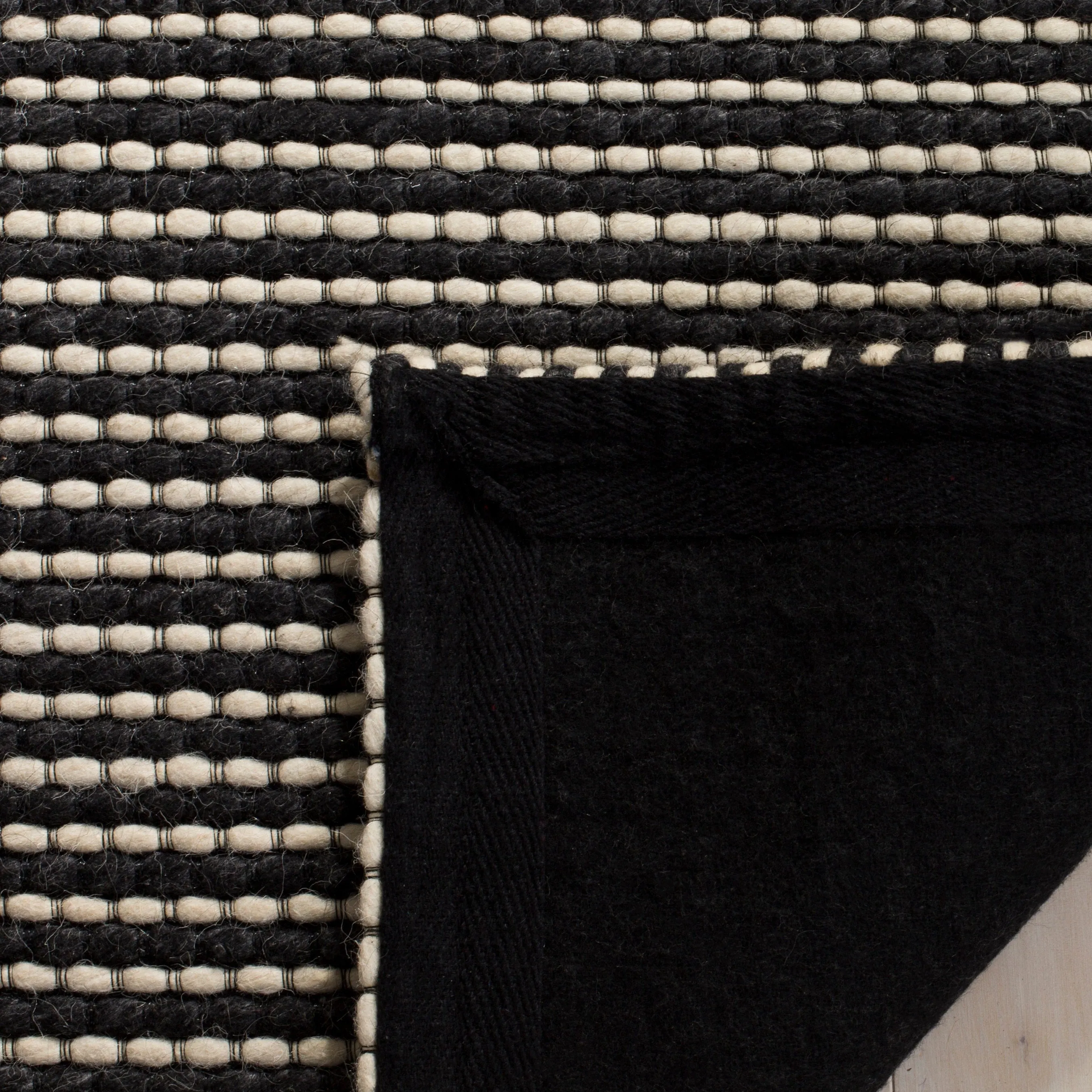 SAFAVIEH Handmade Natura Gerrita Wool Area Rug