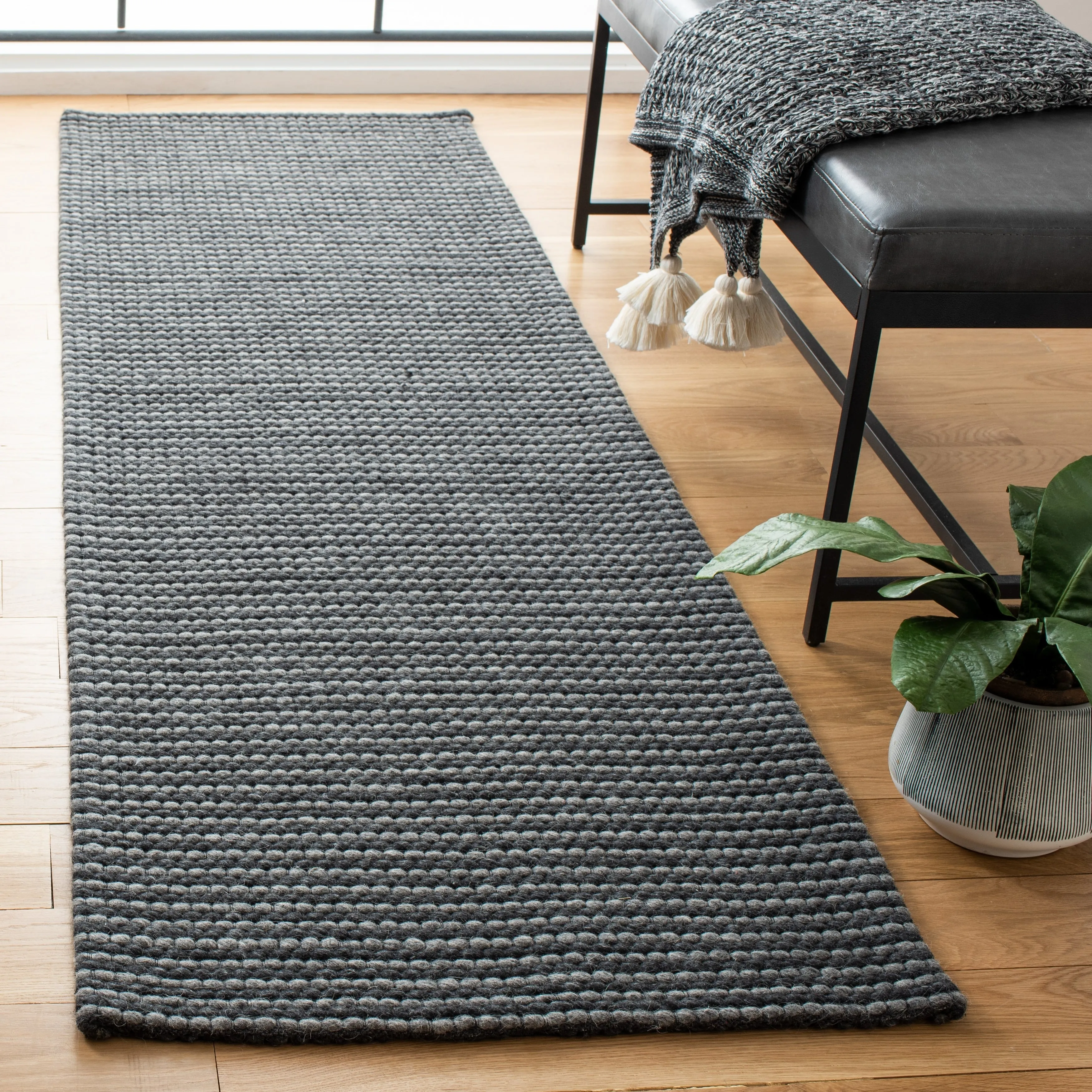 SAFAVIEH Handmade Natura Gerrita Wool Area Rug
