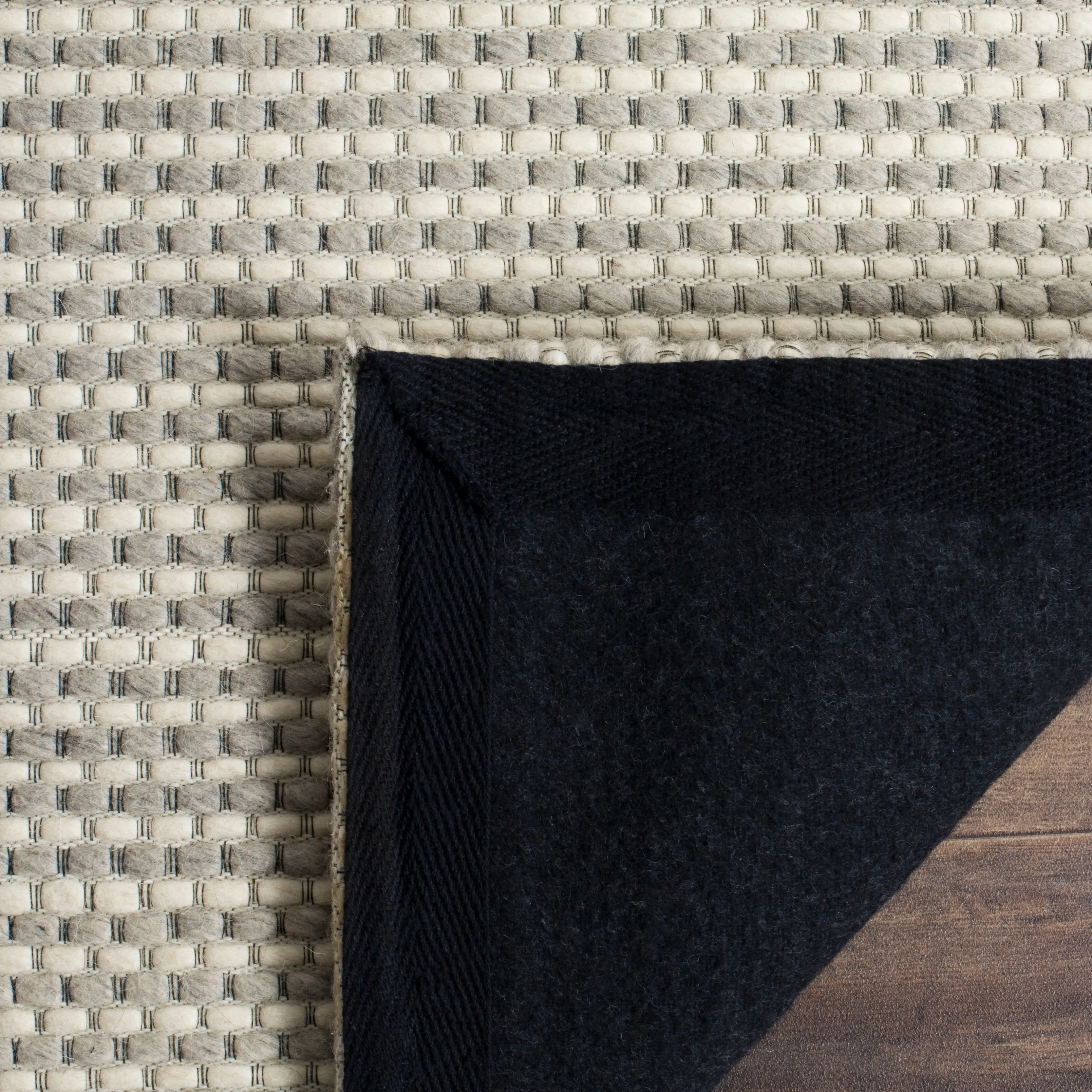 SAFAVIEH Handmade Natura Gerrita Wool Area Rug