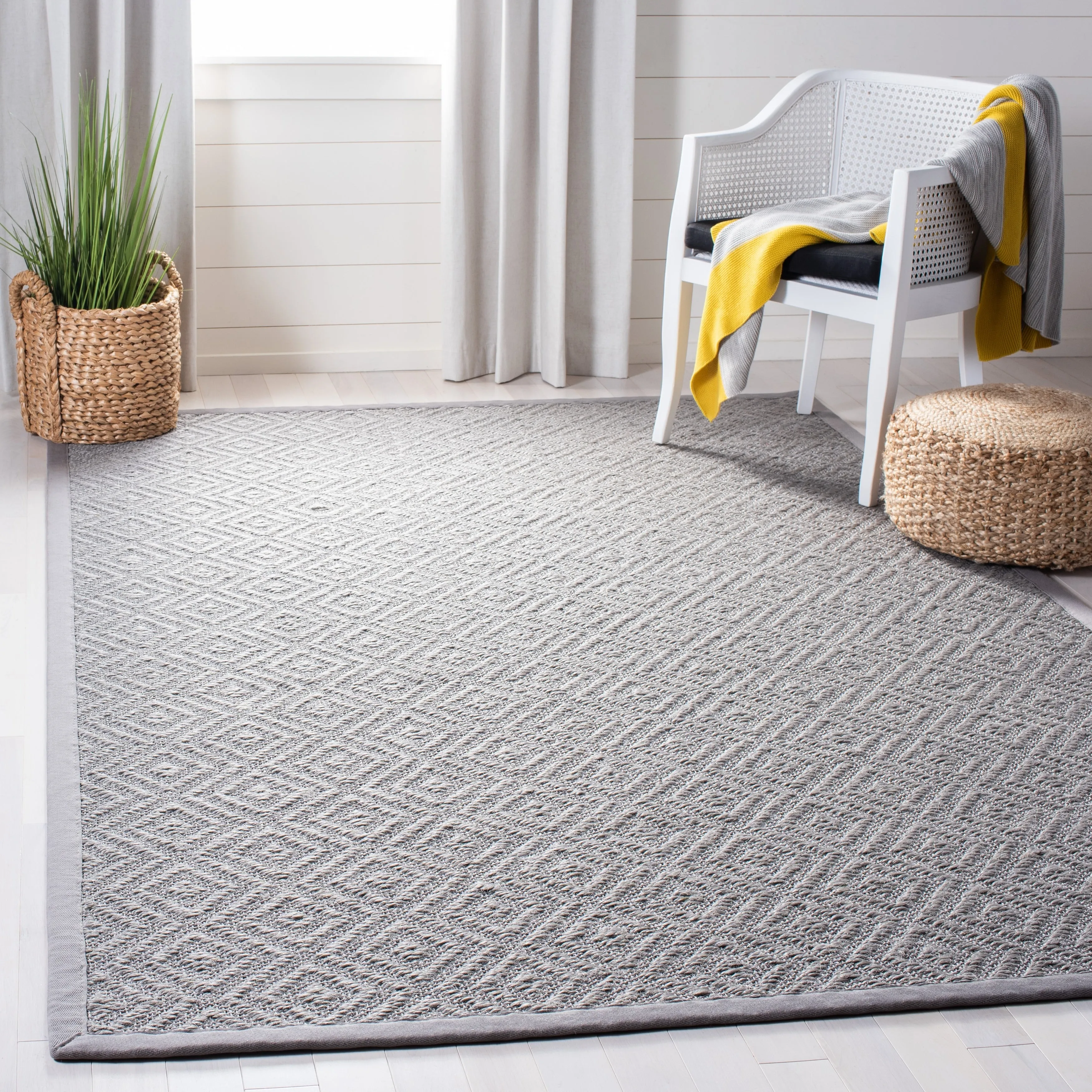 SAFAVIEH Handmade Natural Fiber Anabella Sisal Rug