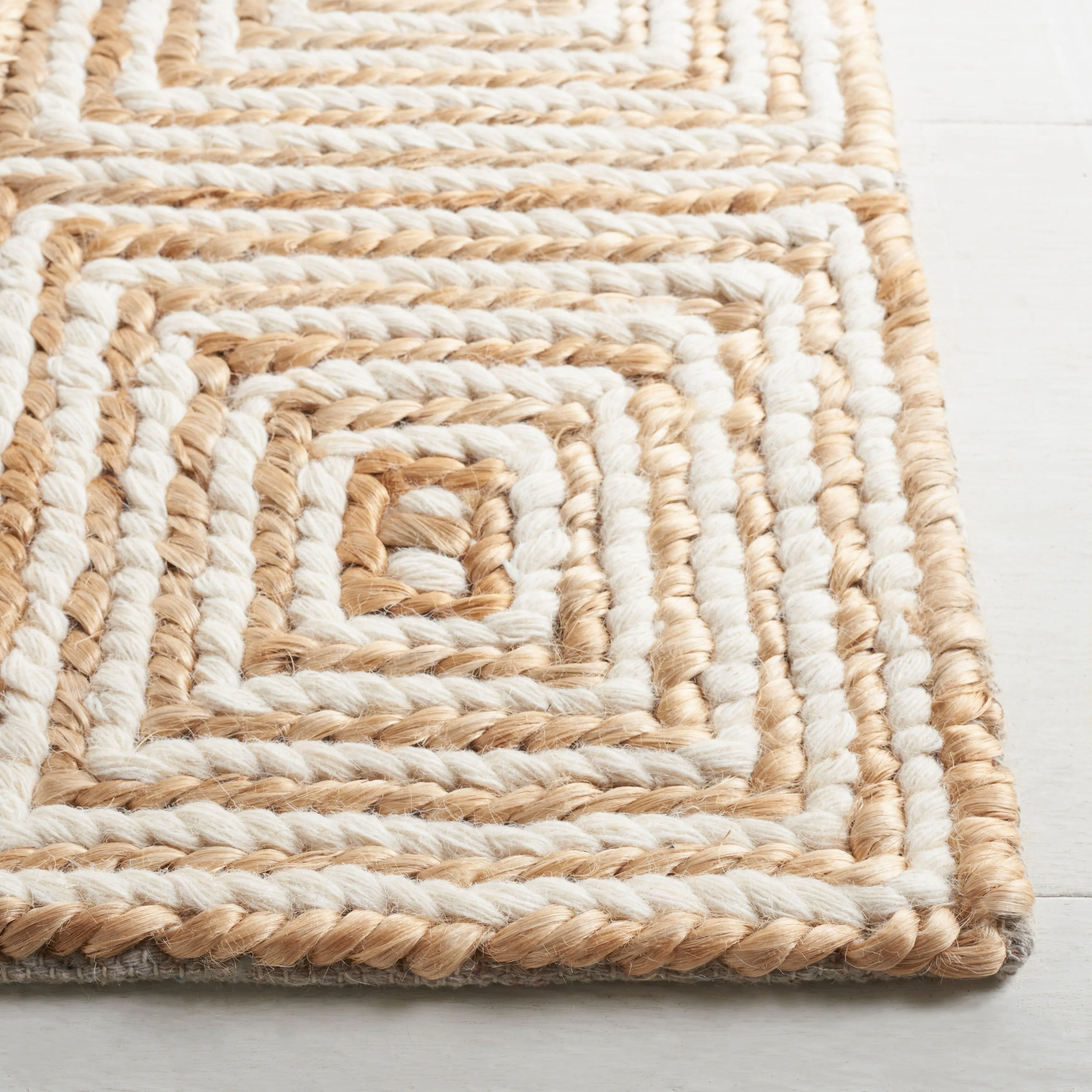 SAFAVIEH Handmade Natural Fiber Bethzy Farmhouse Jute & Wool