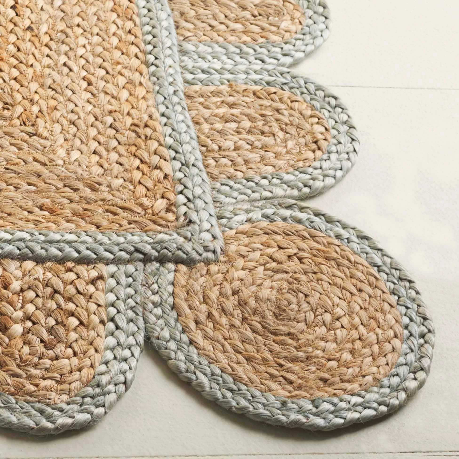 SAFAVIEH Handmade Natural Fiber Calcedonia Border Pattern Jute Rug