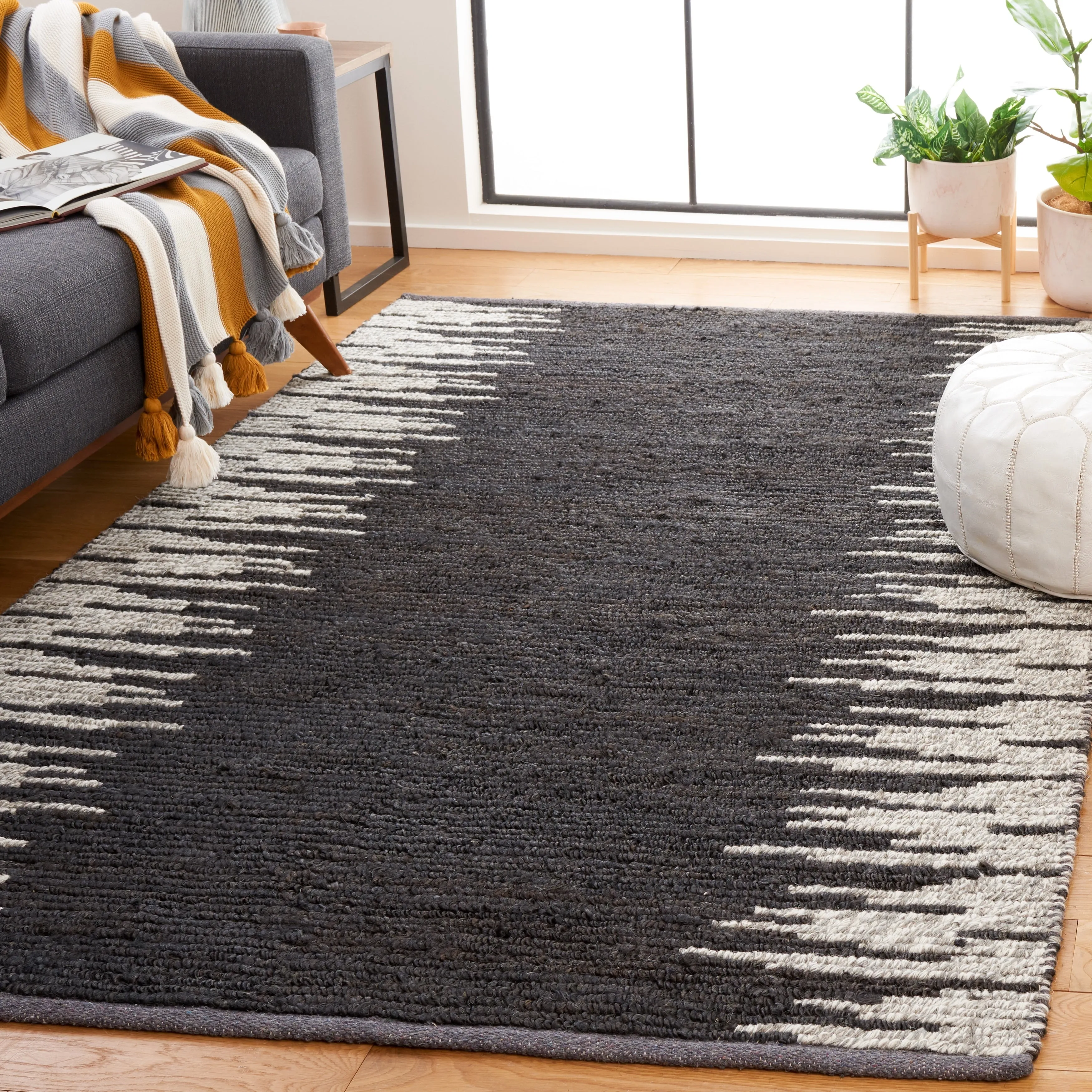 SAFAVIEH Handmade Natural Fiber Eliette Boho Jute & Wool