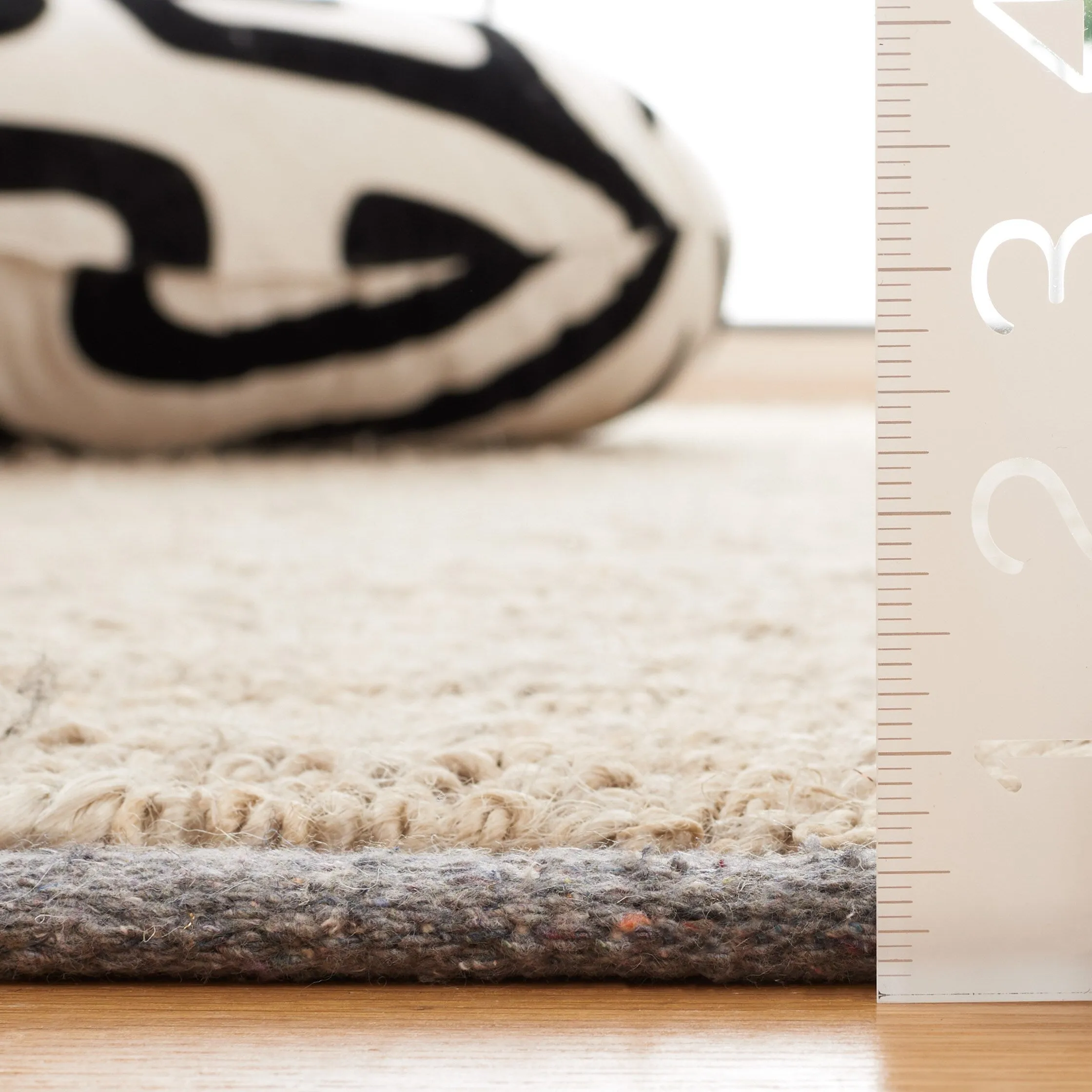 SAFAVIEH Handmade Natural Fiber Eliette Boho Jute & Wool