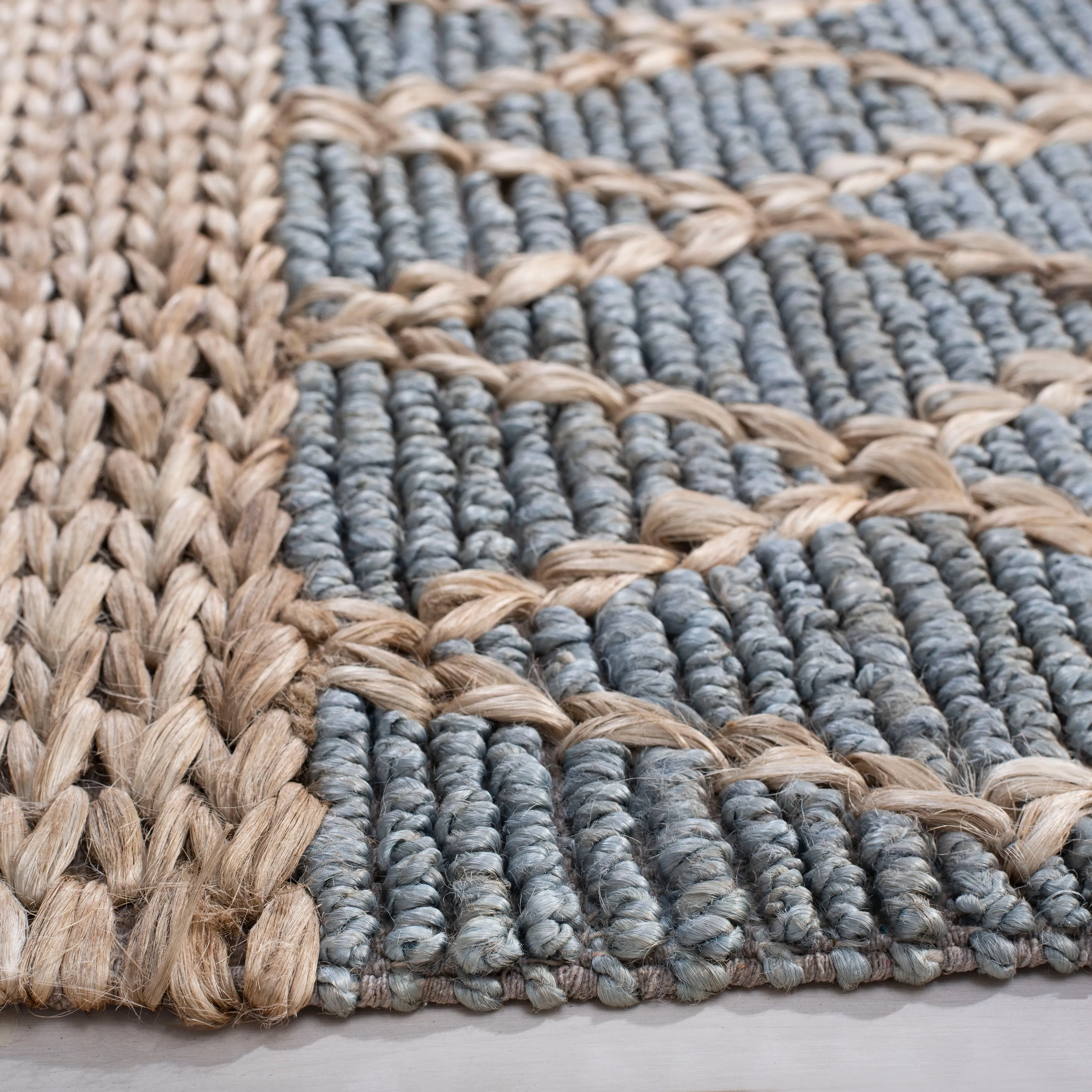 SAFAVIEH Handmade Natural Fiber Foolke Casual Jute Trellis Rug