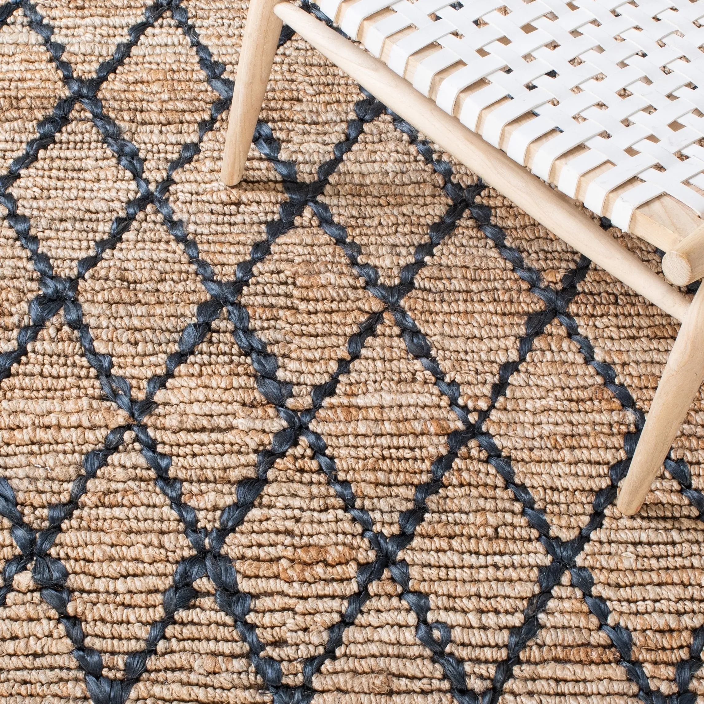 SAFAVIEH Handmade Natural Fiber Foolke Casual Jute Trellis Rug