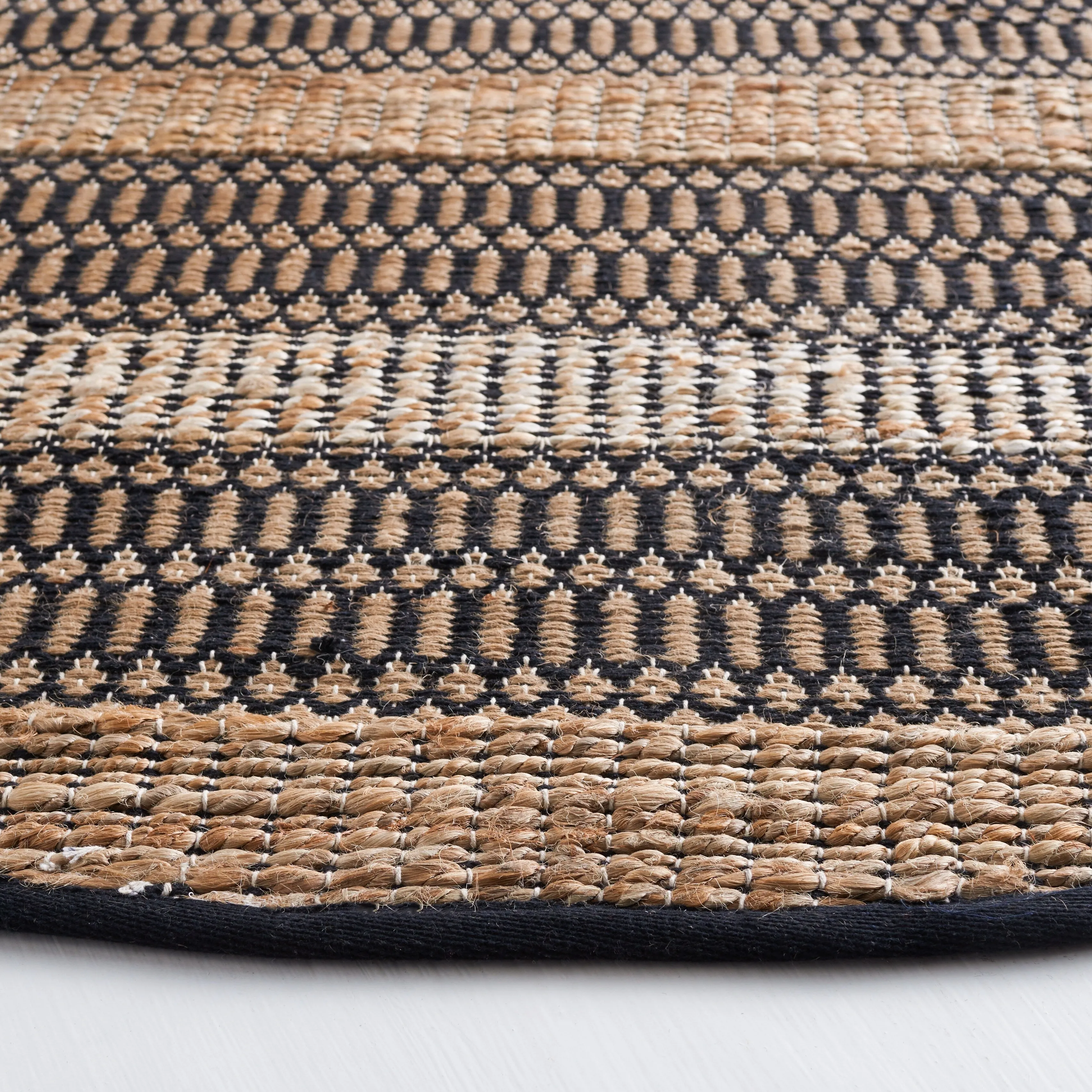 SAFAVIEH Handmade Natural Fiber Galilea Geometric Seagrass Rug