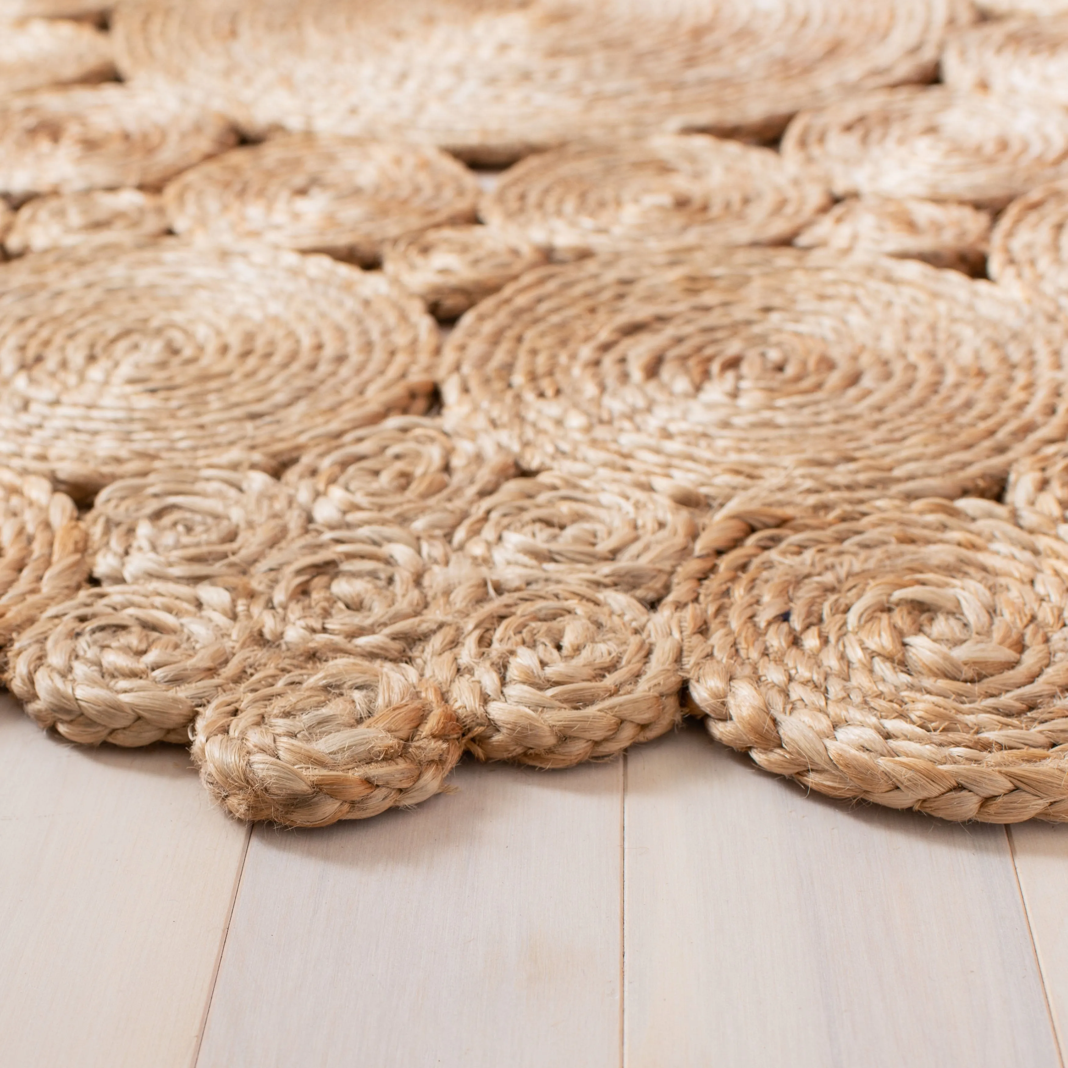 SAFAVIEH Handmade Natural Fiber Gojka Casual Jute Rug