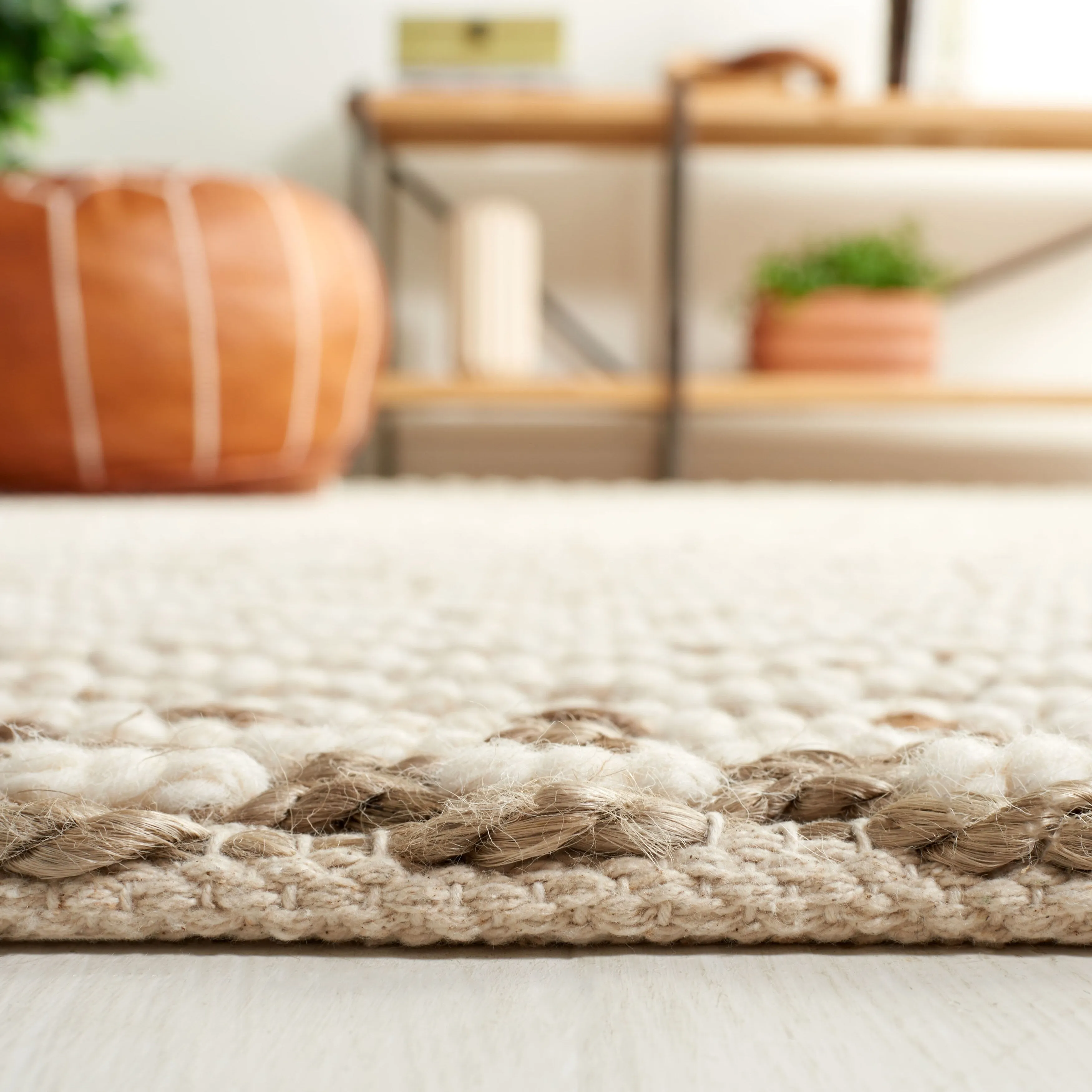 SAFAVIEH Handmade Natural Fiber Jayleen Farmhouse Jute Rug