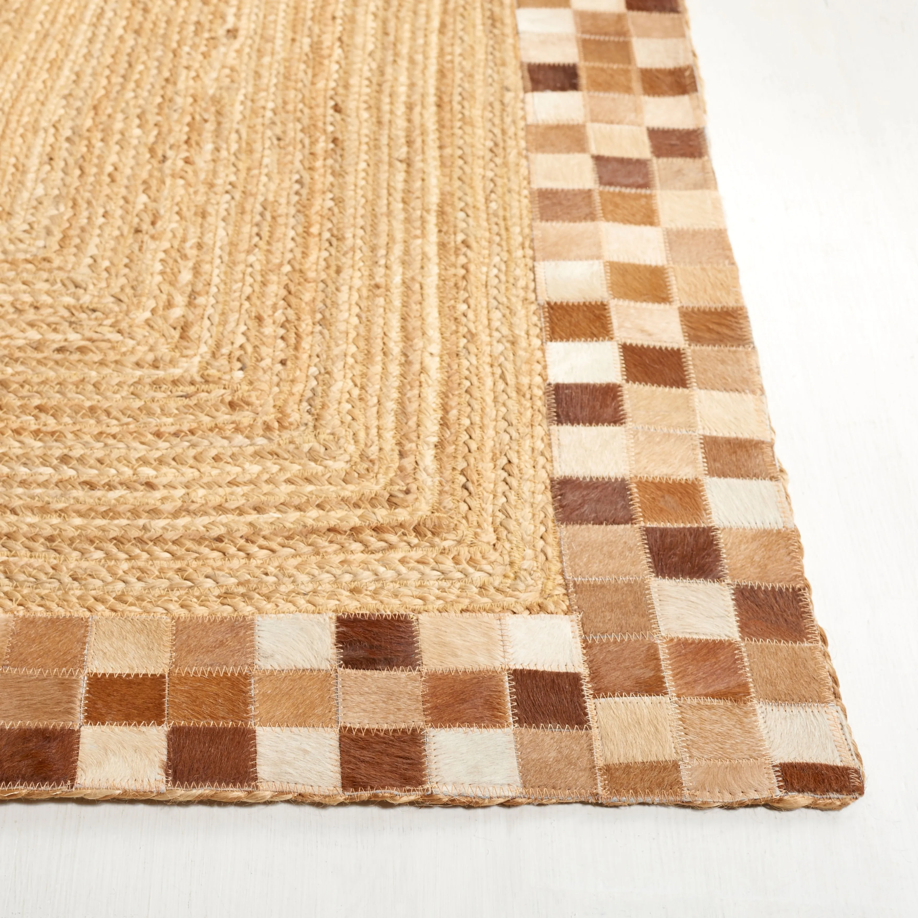 SAFAVIEH Handmade Natural Fiber Maleah Farmhouse Cowhide Leather Rug
