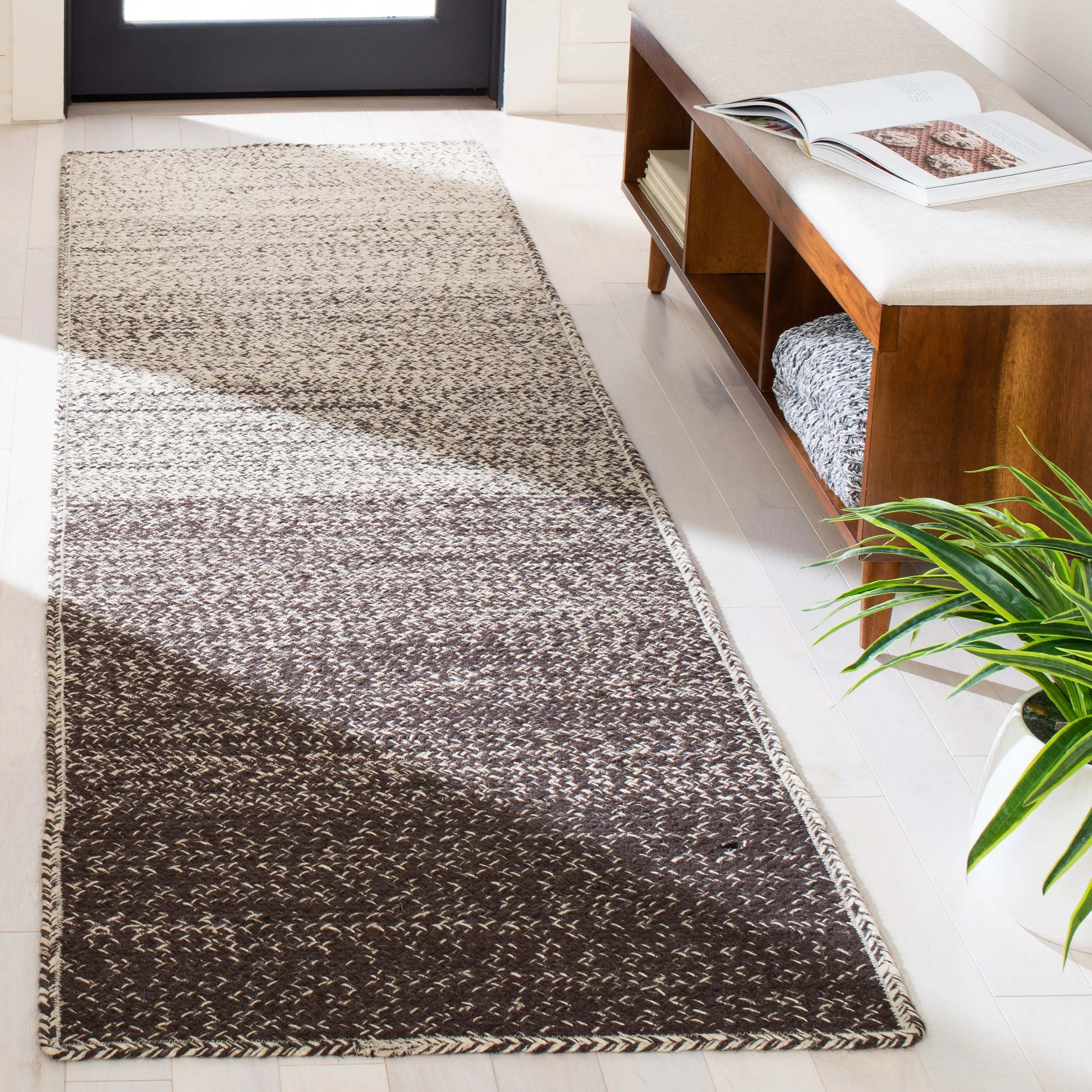 SAFAVIEH Handmade Natural Fiber Sambula Ombre Jute Rug