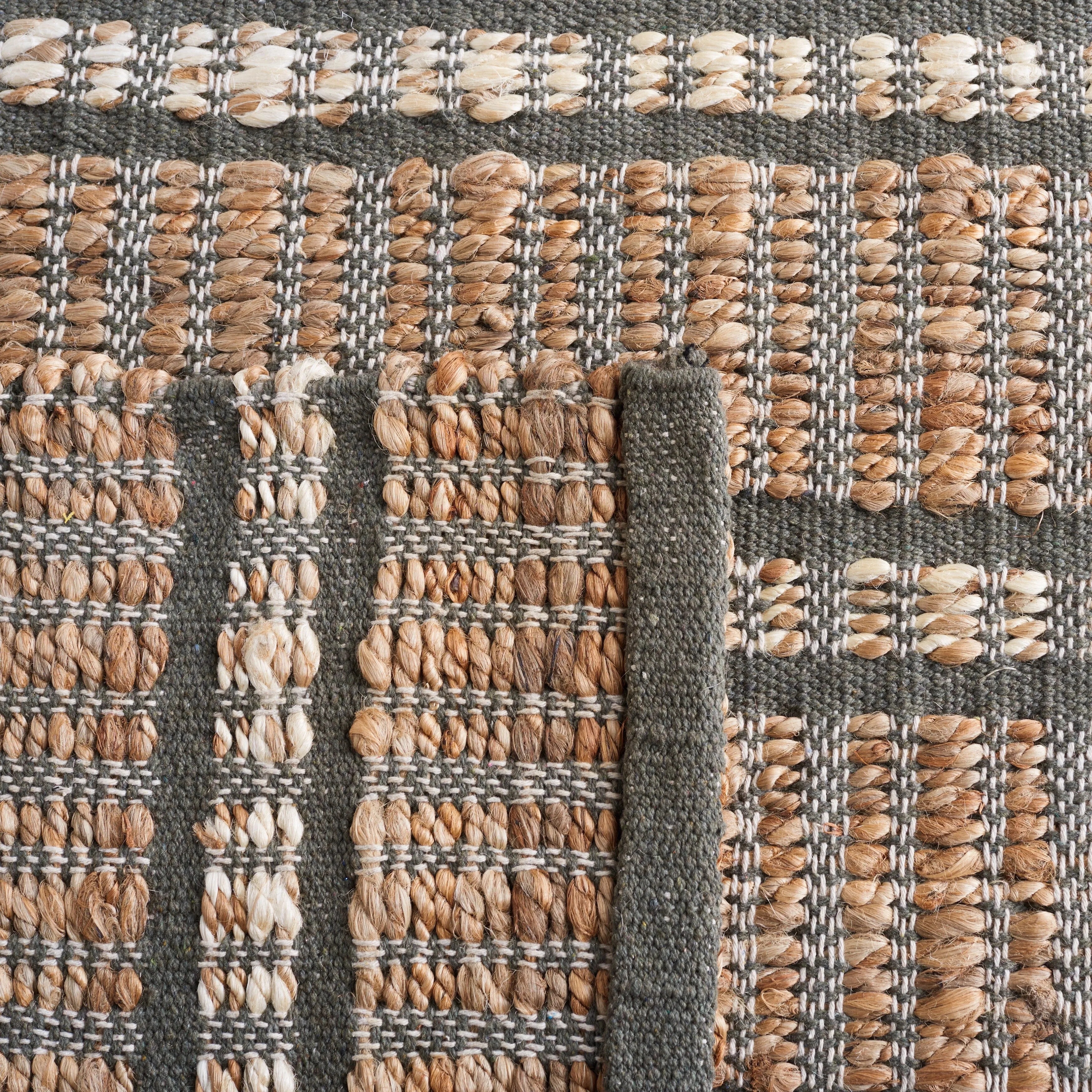 SAFAVIEH Handmade Natural Fiber Undis Geometric Seagrass Rug
