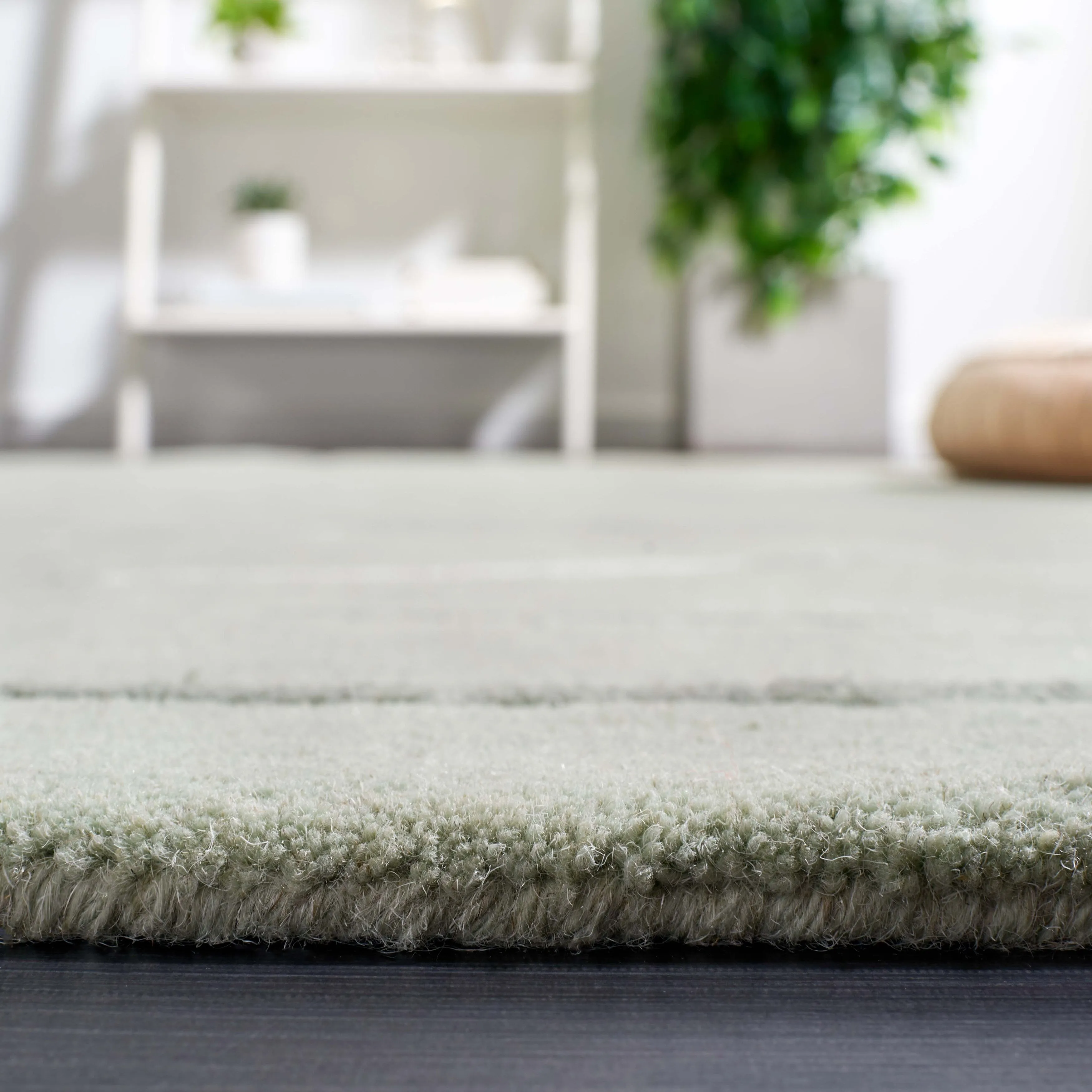 SAFAVIEH Handmade Novelty Iciar Wool Rug