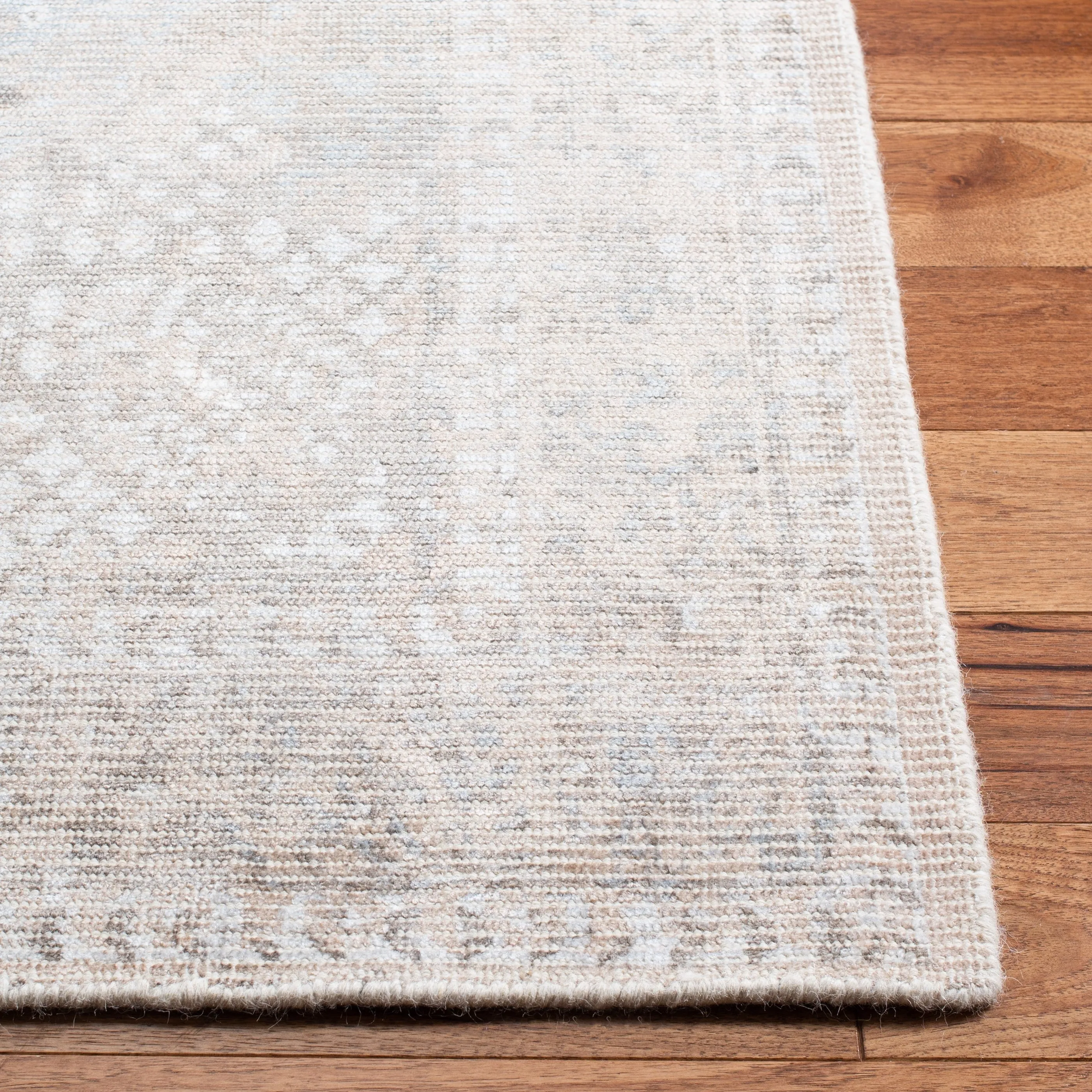 SAFAVIEH Handmade Restoration Vintage Raita Wool & Viscose Wool
