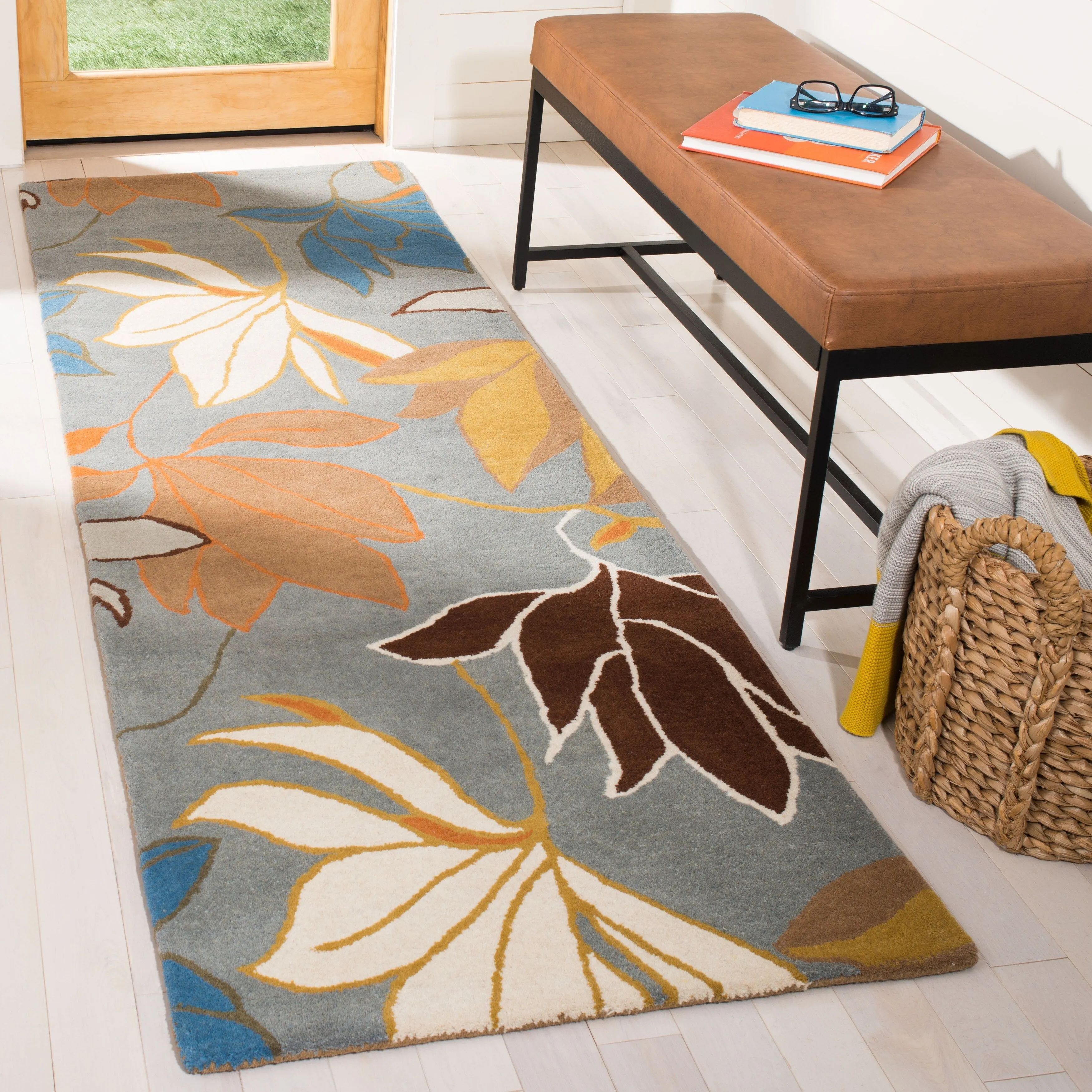 SAFAVIEH Handmade Soho Siobhan Floral N.Z. Wool Rug