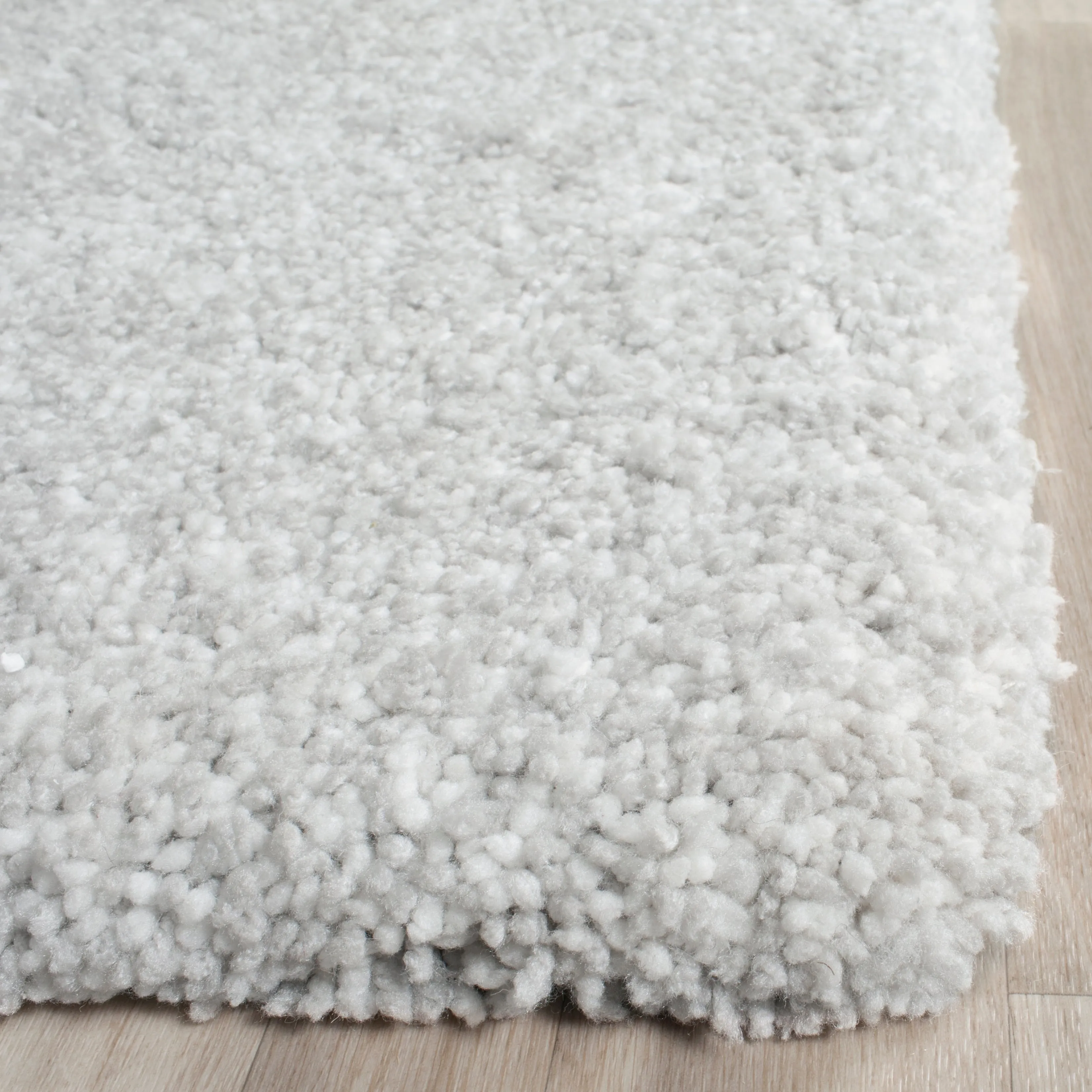 SAFAVIEH Handmade Ultimate Shag Makayla Rug