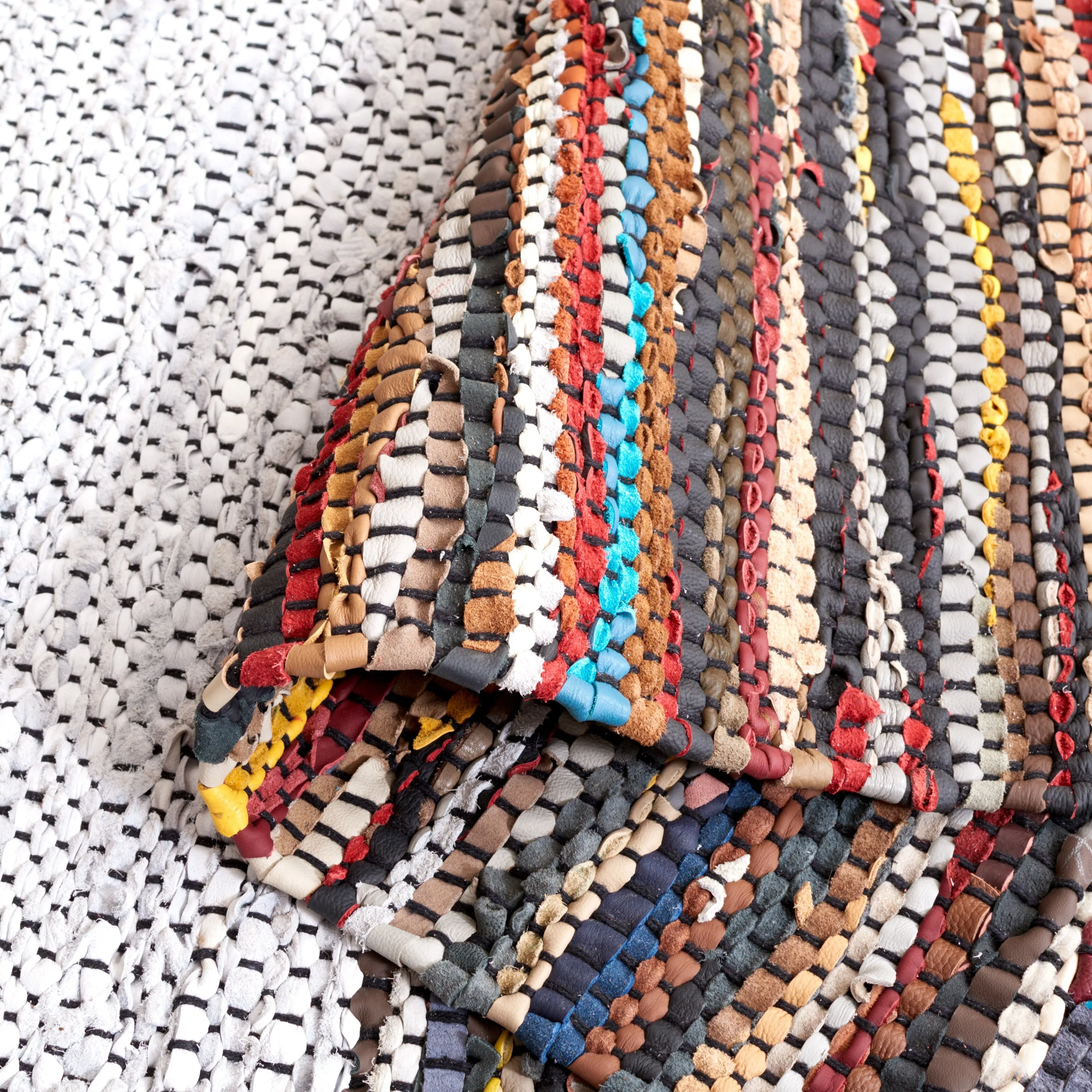 SAFAVIEH Handmade Vintage Boho Leather Catrina Modern Stripe Leather