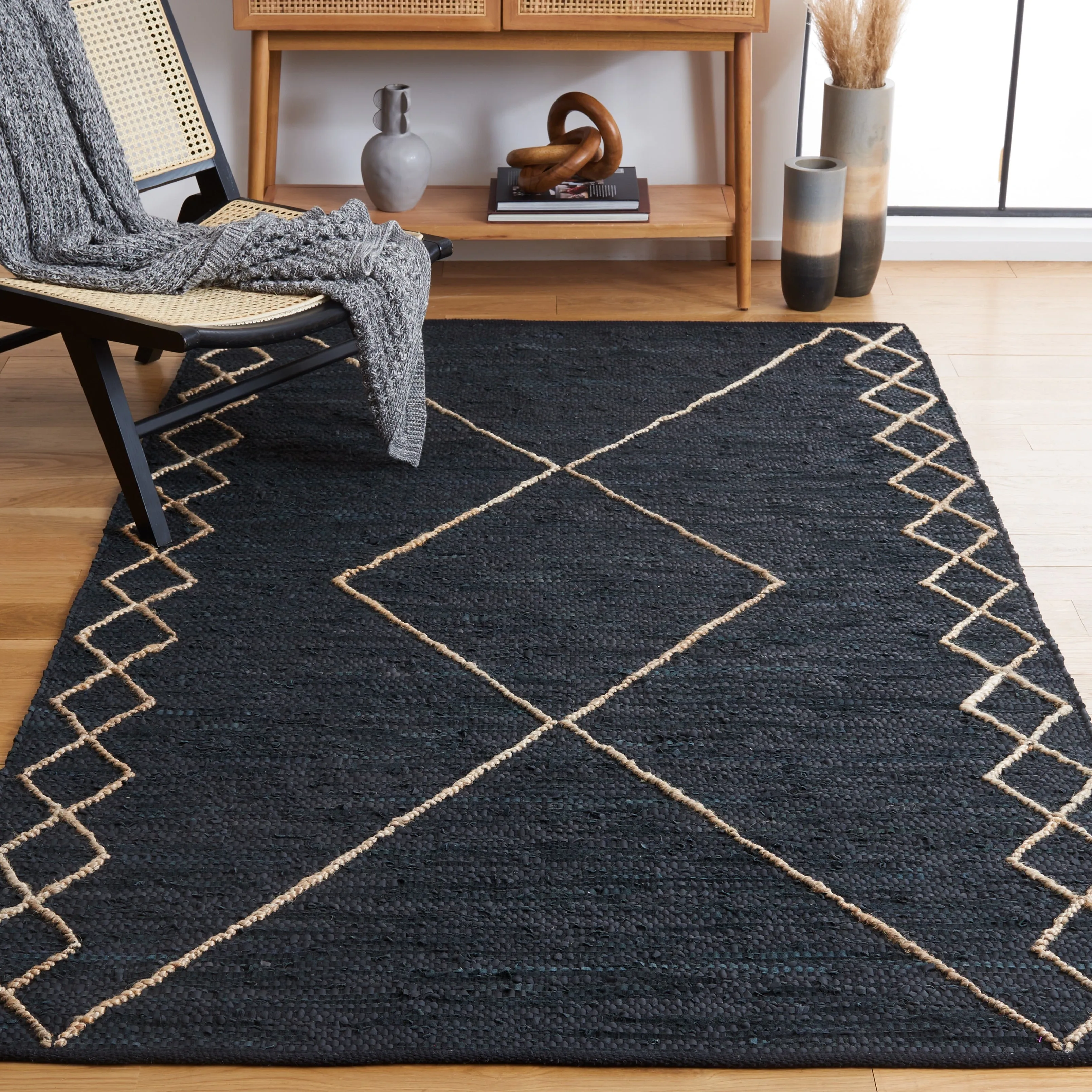 SAFAVIEH Handmade Vintage Leather Gidget Modern Rug