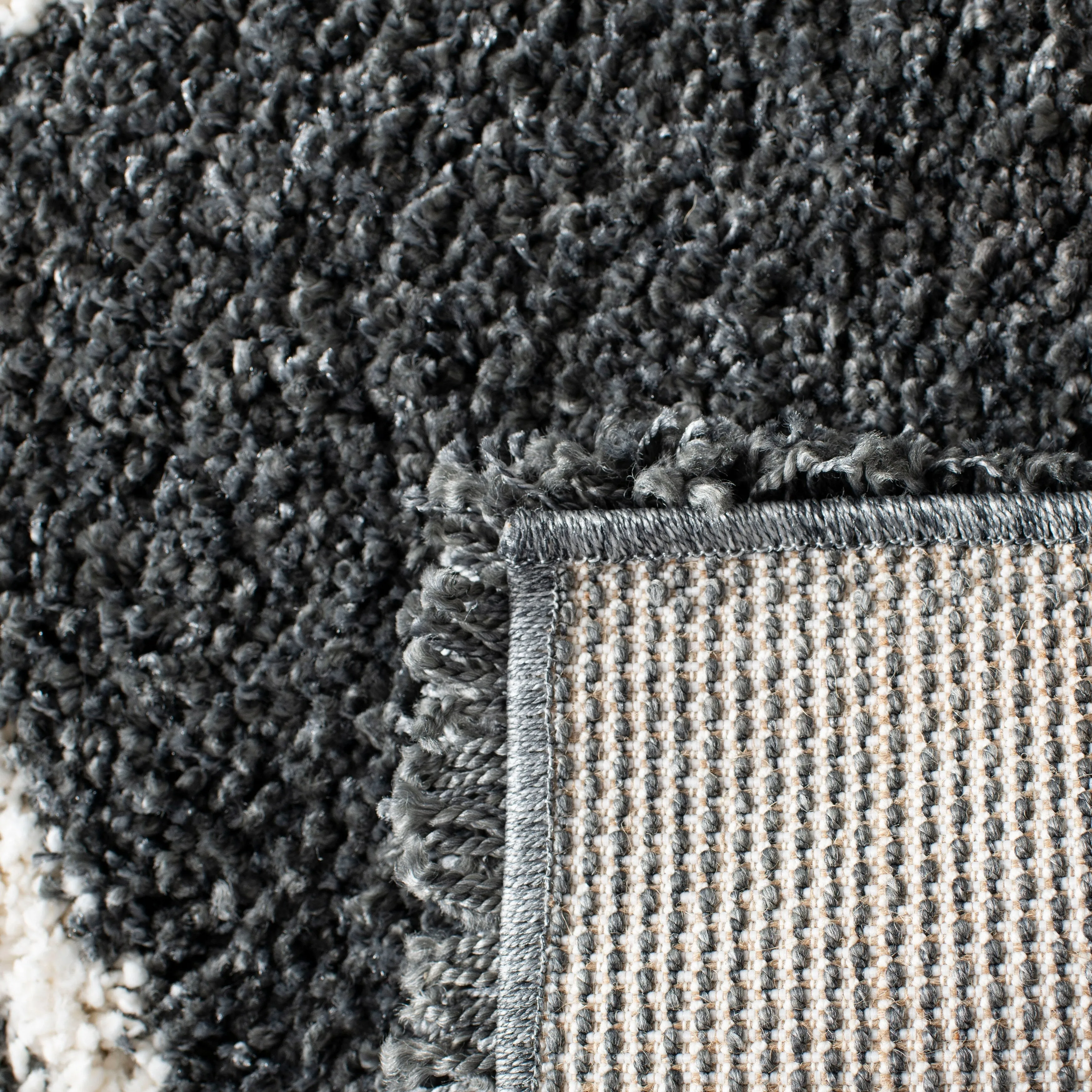 SAFAVIEH Hudson Shag Raili Diamond Trellis 2-inch Thick Rug