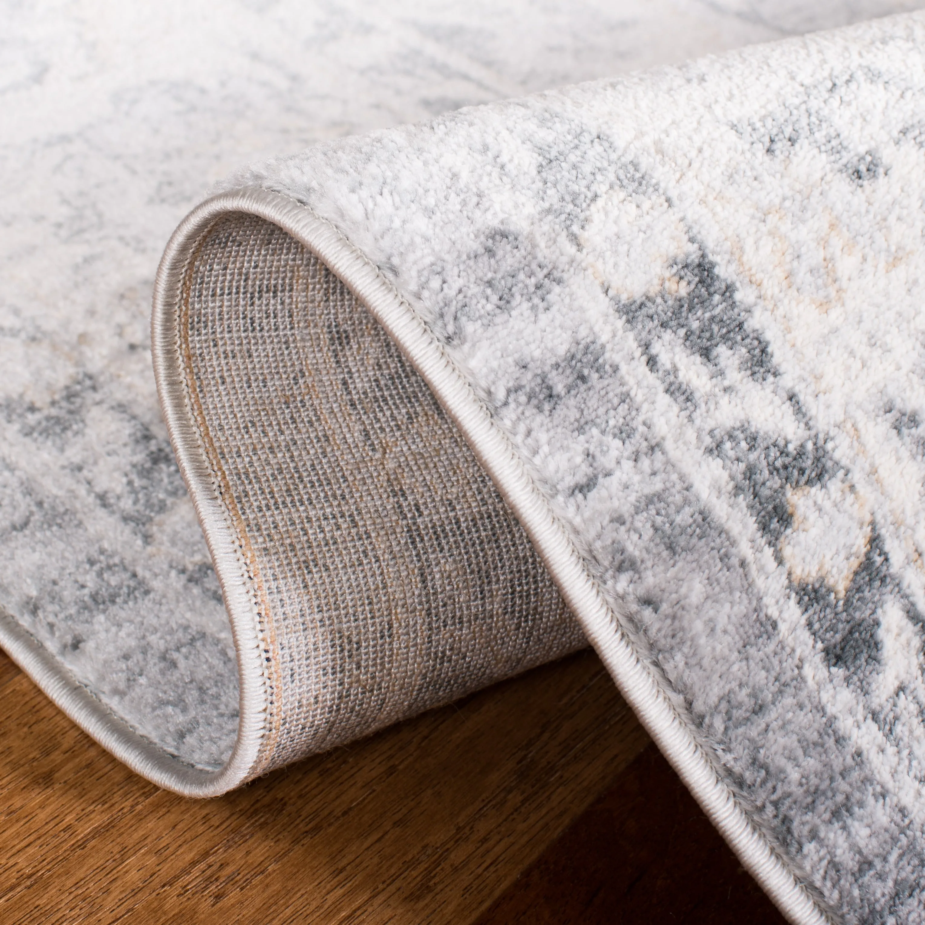 SAFAVIEH Isabella Kristy Vintage Oriental Rug