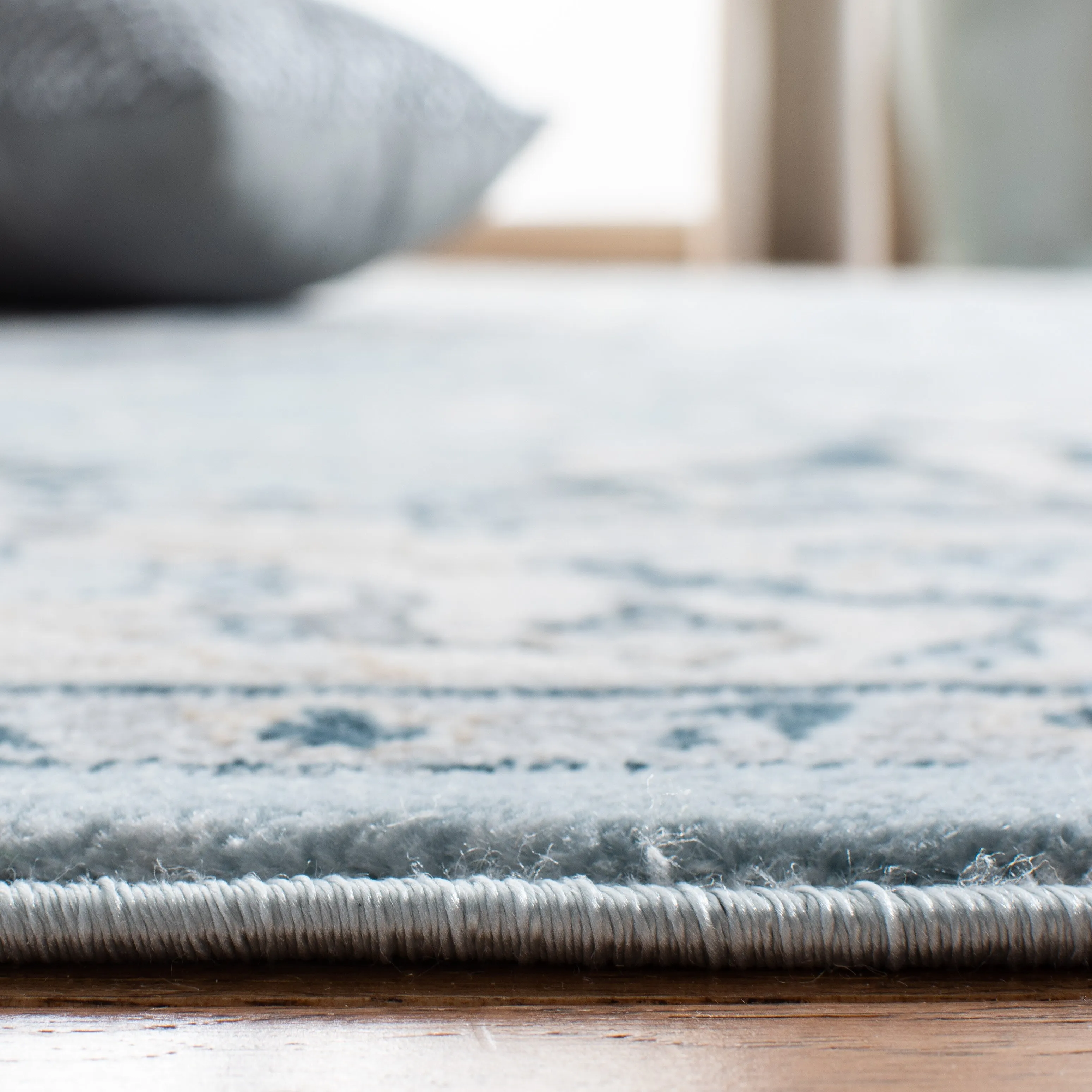 SAFAVIEH Isabella Kristy Vintage Oriental Rug