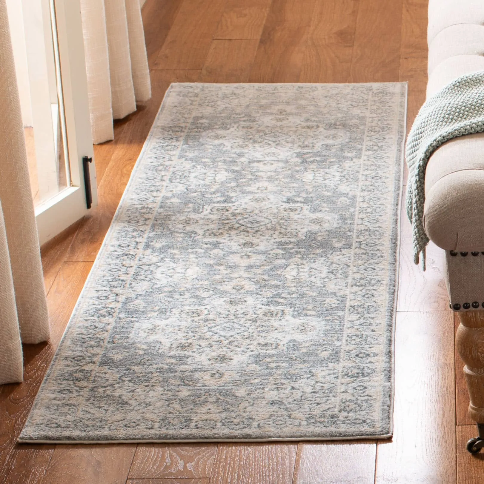 SAFAVIEH Isabella Kristy Vintage Oriental Rug