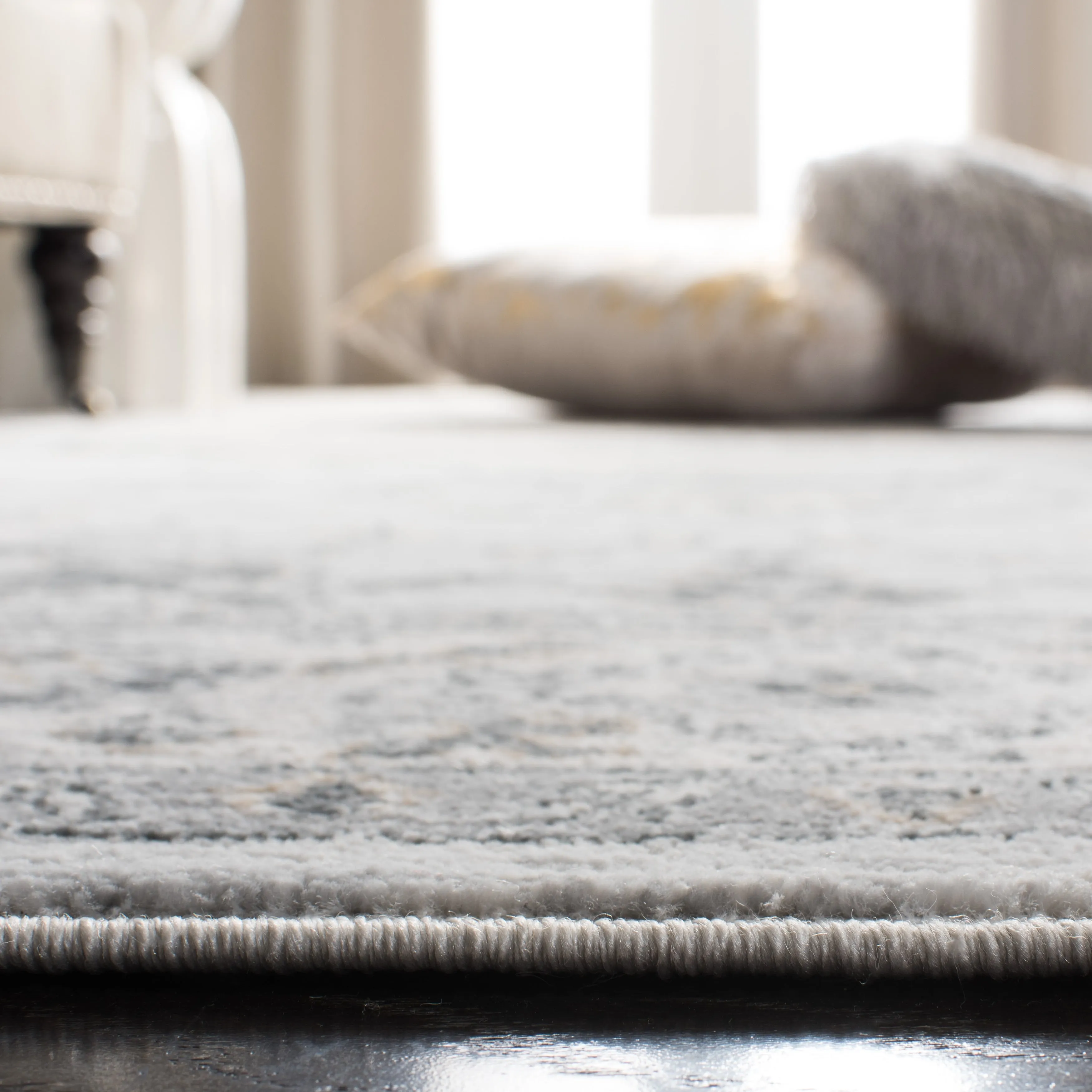 SAFAVIEH Isabella Kristy Vintage Oriental Rug
