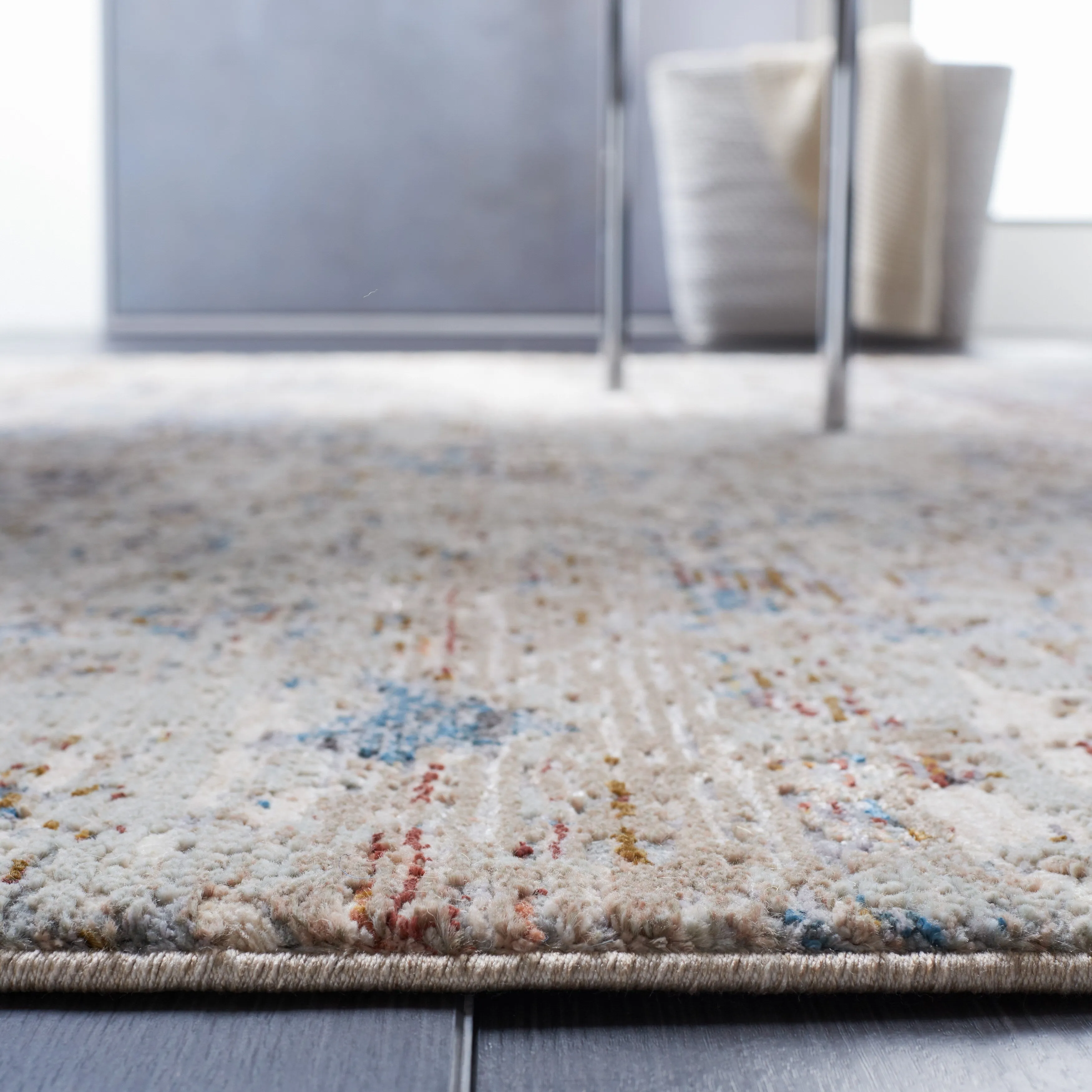 SAFAVIEH Limitee Shelba Modern Abstract Rug