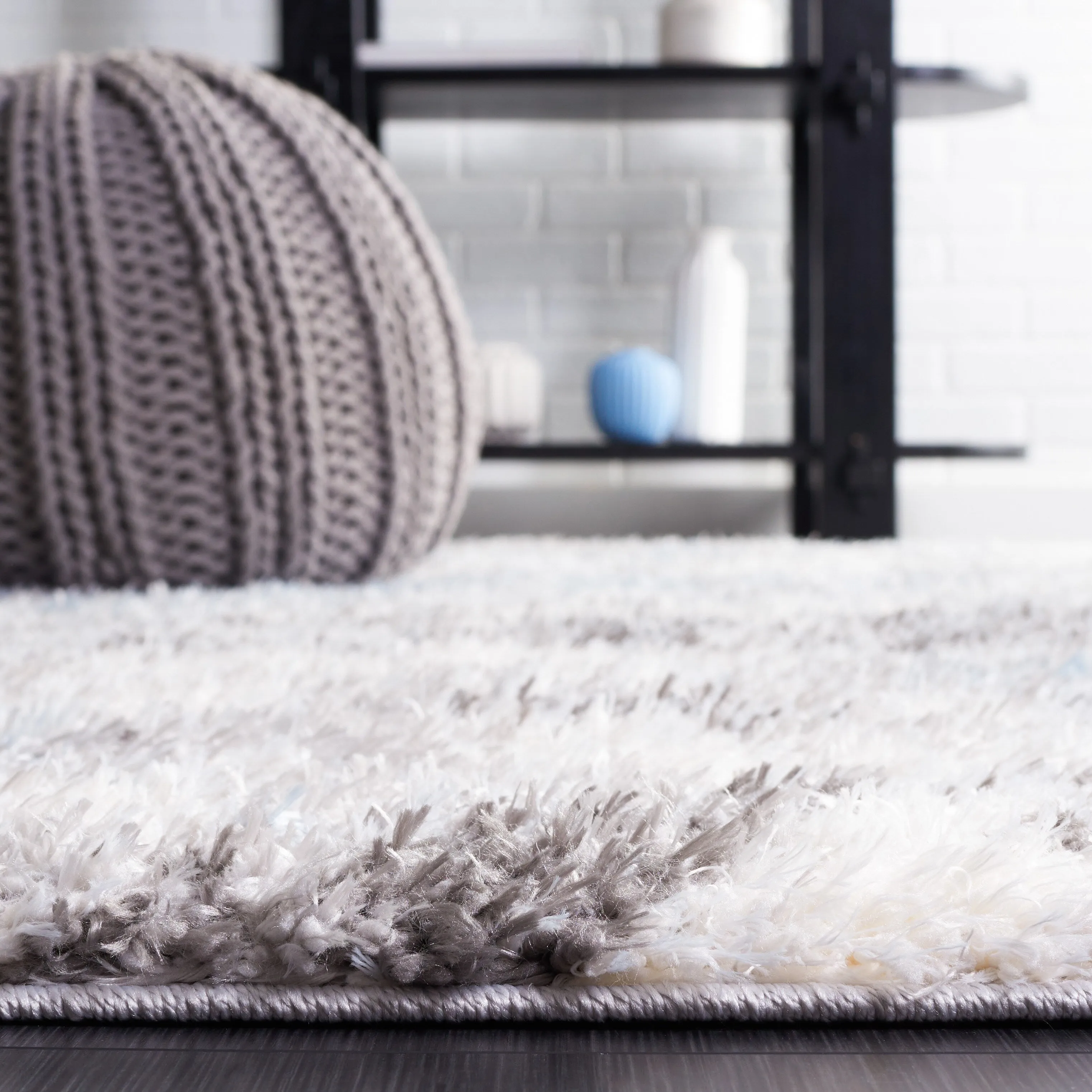 SAFAVIEH Lindsay Shag Nancie Modern Abstract 2-inch Thick Rug