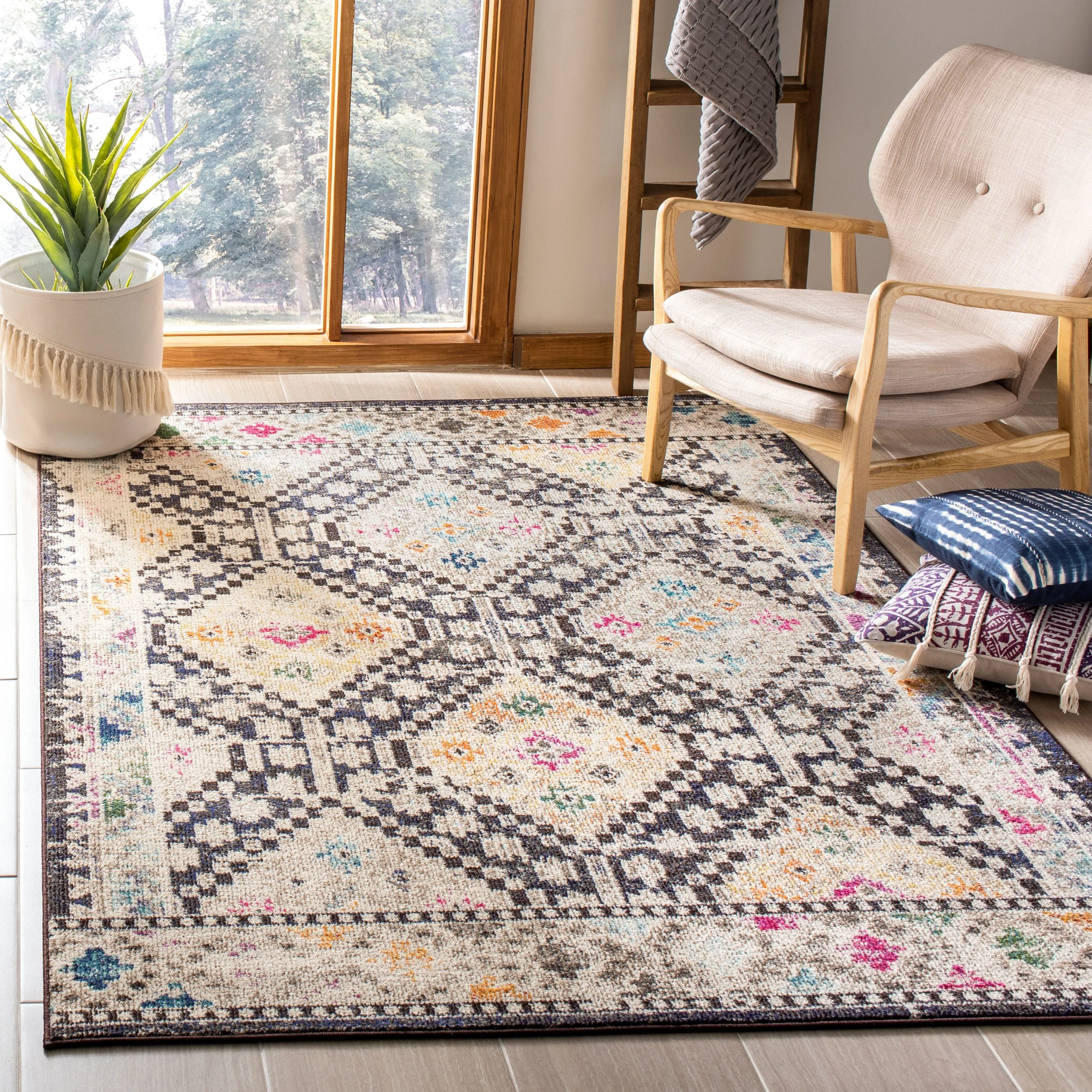 SAFAVIEH. Madison Hortensia Boho Diamond Distressed Rug