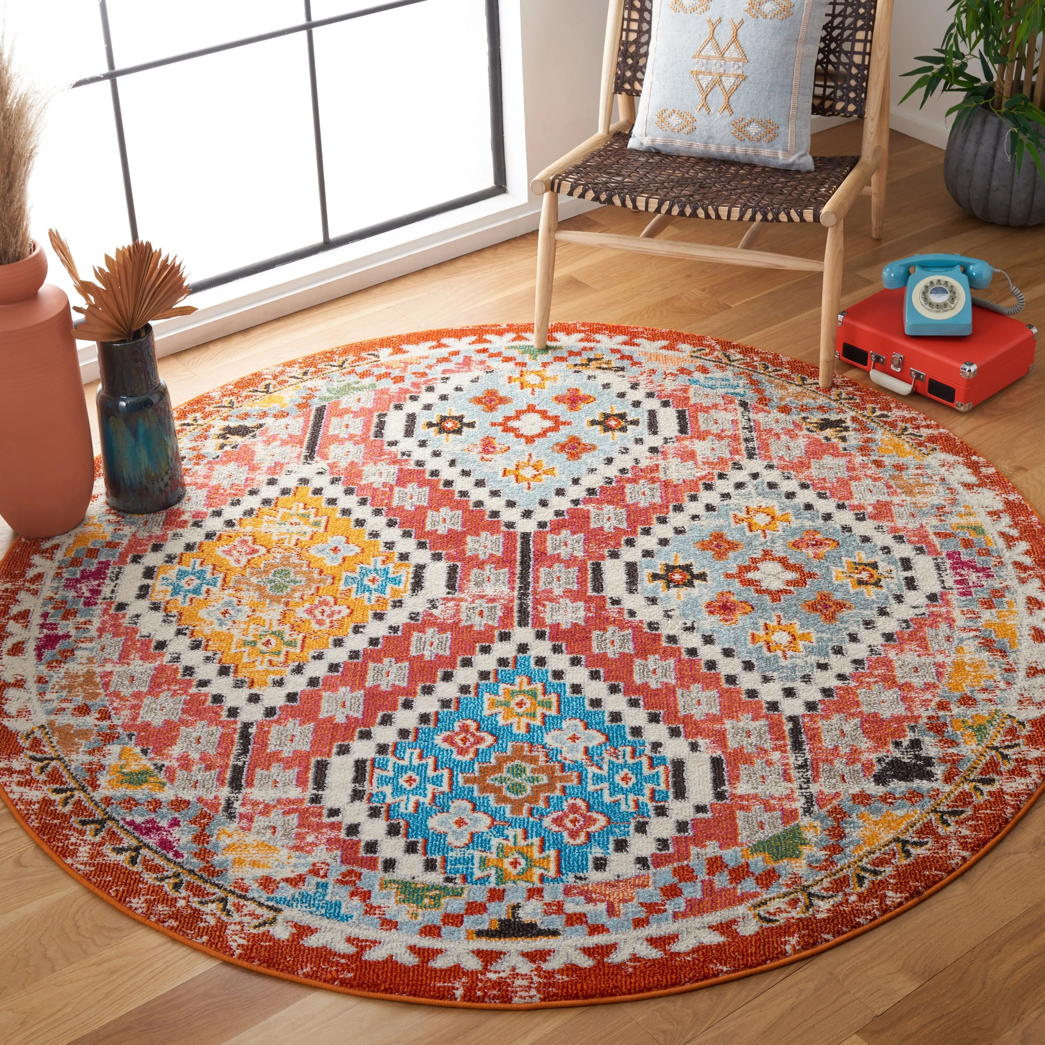 SAFAVIEH. Madison Hortensia Boho Diamond Distressed Rug