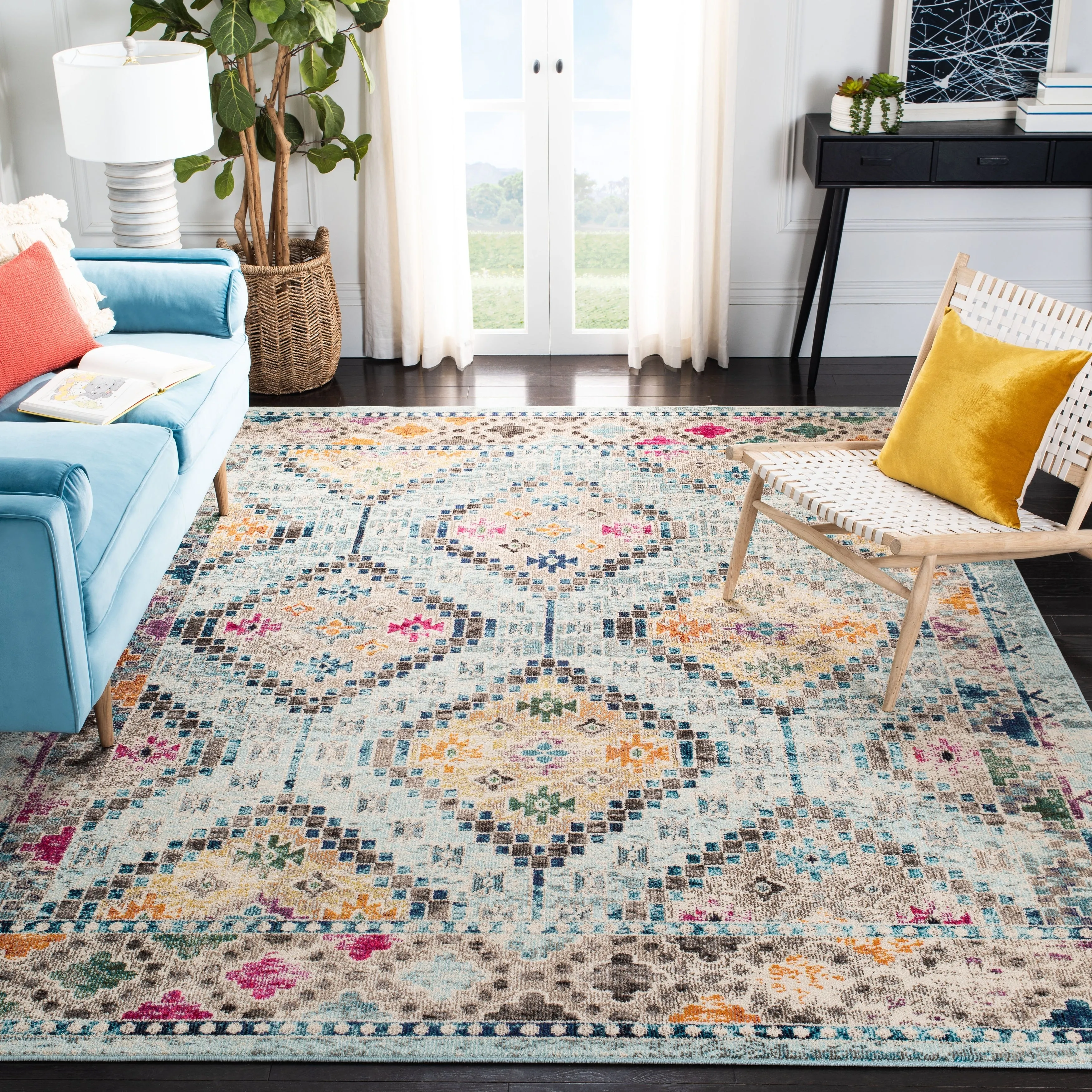 SAFAVIEH. Madison Hortensia Boho Diamond Distressed Rug